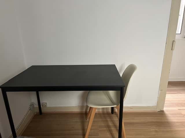 Light-Filled Single Room 8 with Furnishing em São Sebastião da Pedreira, lisboa – foto 4 de 17
