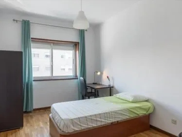 Room 2 in Paranhos, porto – photo 3 of 18