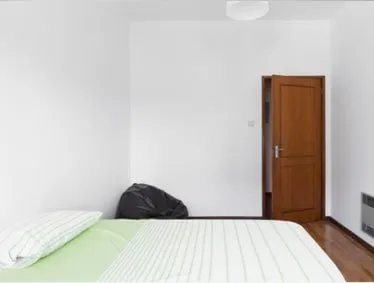 Room 2 in porto – photo 1 of 3