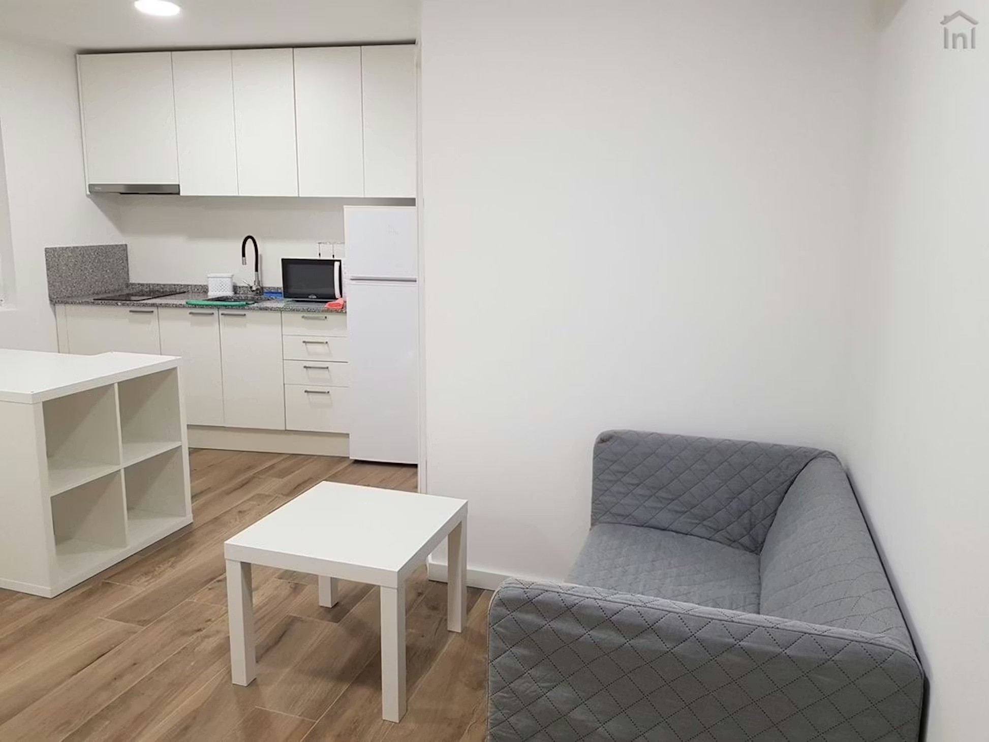 O408 - Spacious Superior Studio with Terrace in Rio Tinto, porto – photo 4 of 24