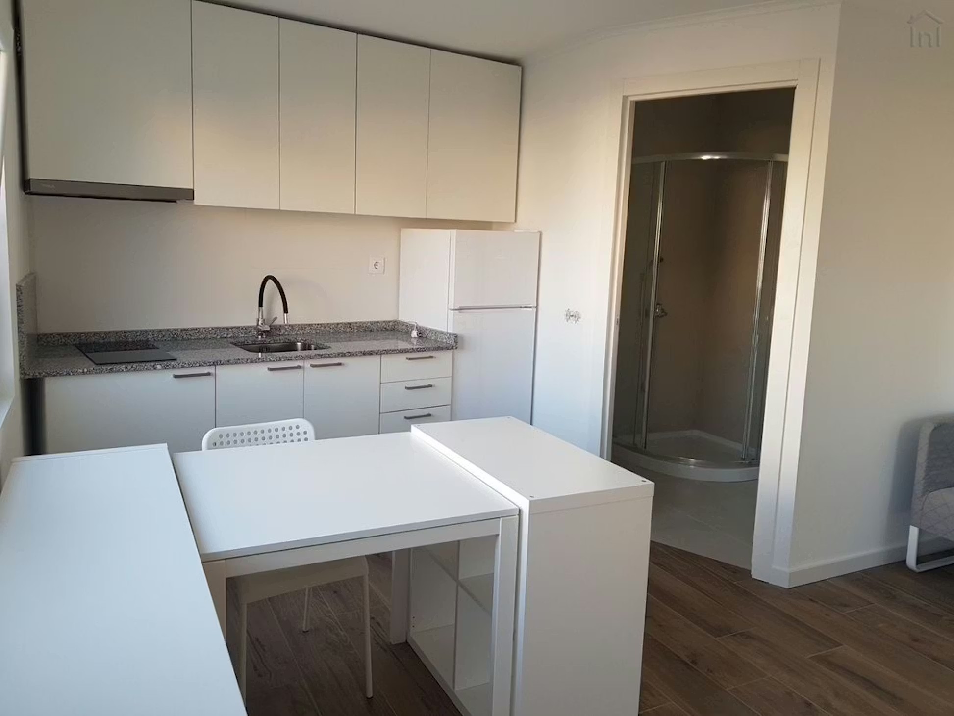 O408 - Spacious Superior Studio with Terrace in Rio Tinto, porto – photo 2 of 24
