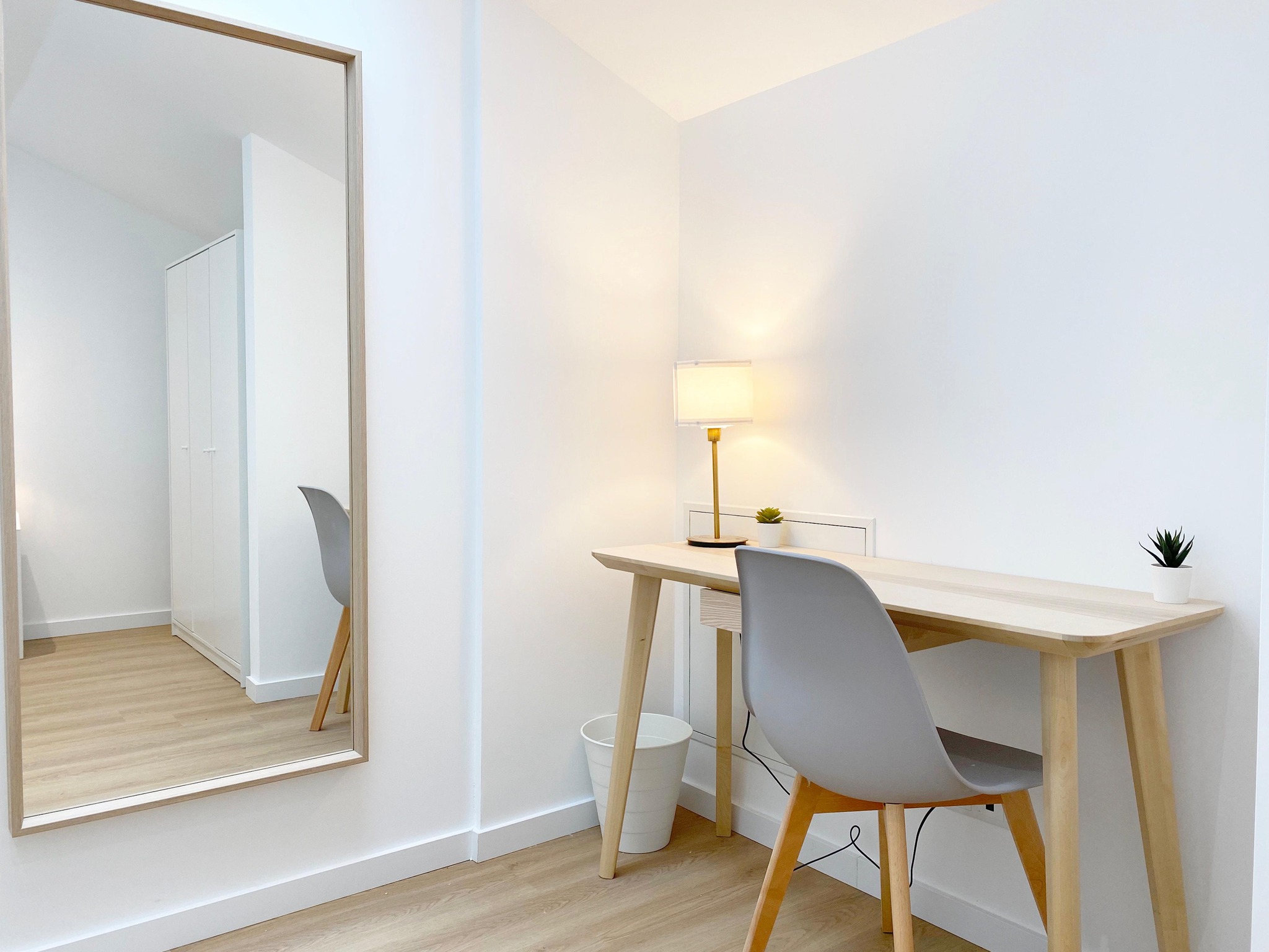 Beautiful & Inviting Double-Bed Room 2 in 2-bedroom Shared Apartment em São Jorge de Arroios, lisboa – foto 3 de 12