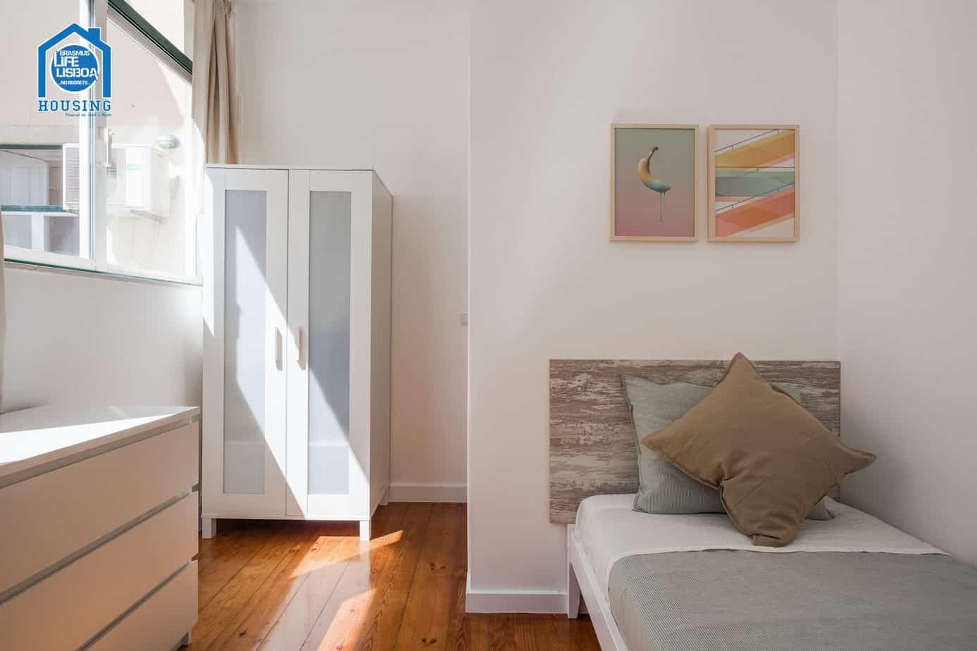 Quiet & Bright Room 7 in Furnished Santos-o-Velho Flat em Santos-o-Velho, lisboa – foto 2 de 18
