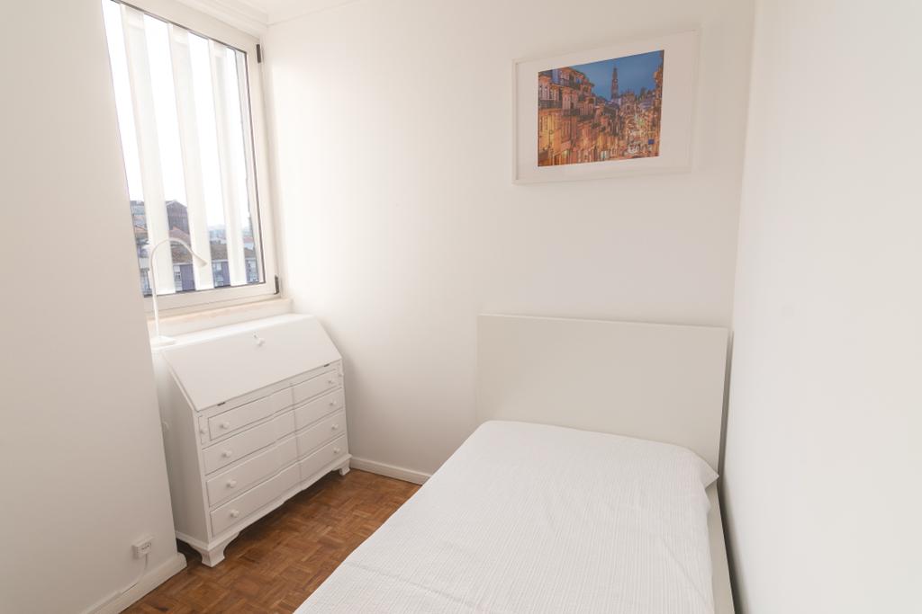 Bedroom 5 in Jardim do Morro Flat in porto – photo 1 of 3