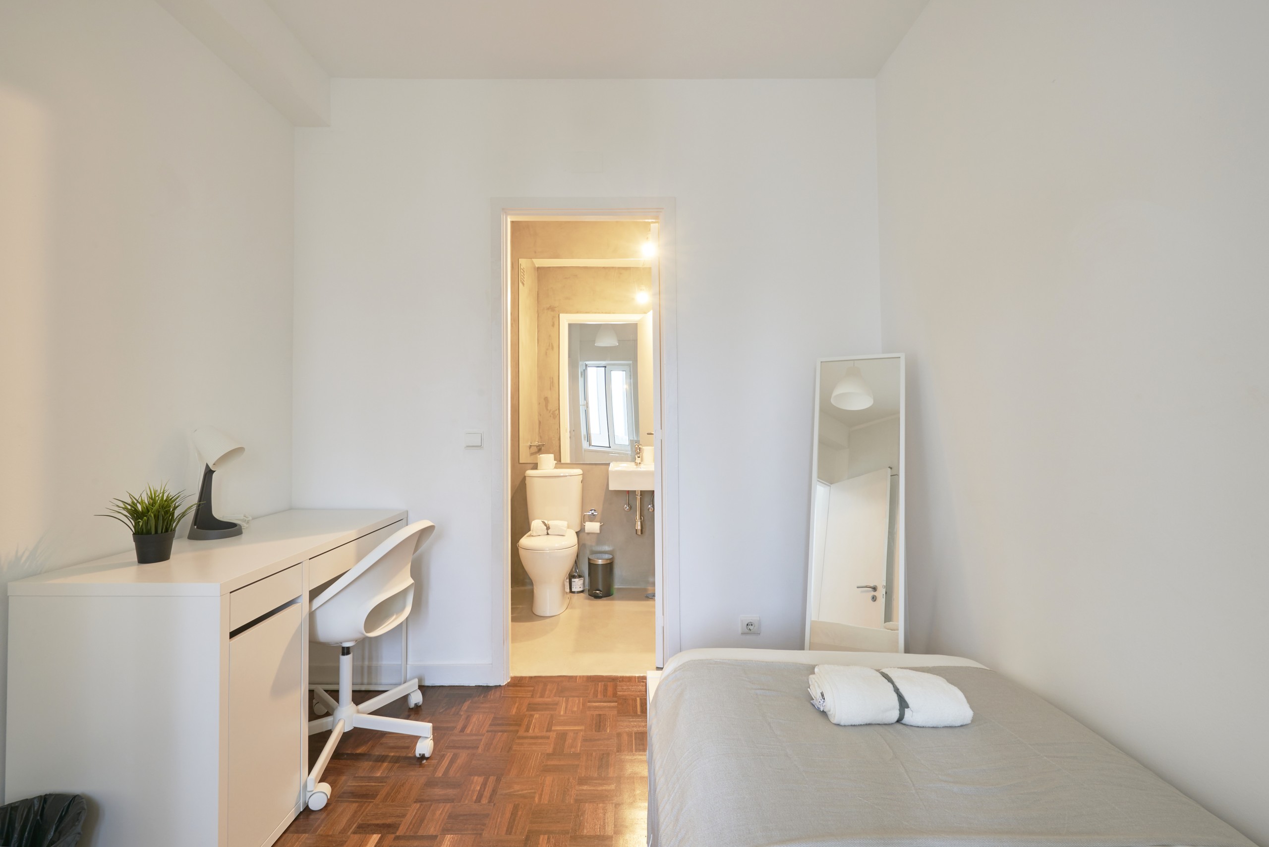 Sunny Single Room 1, Fully Furnished em Avenidas Novas, lisboa – foto 3 de 20