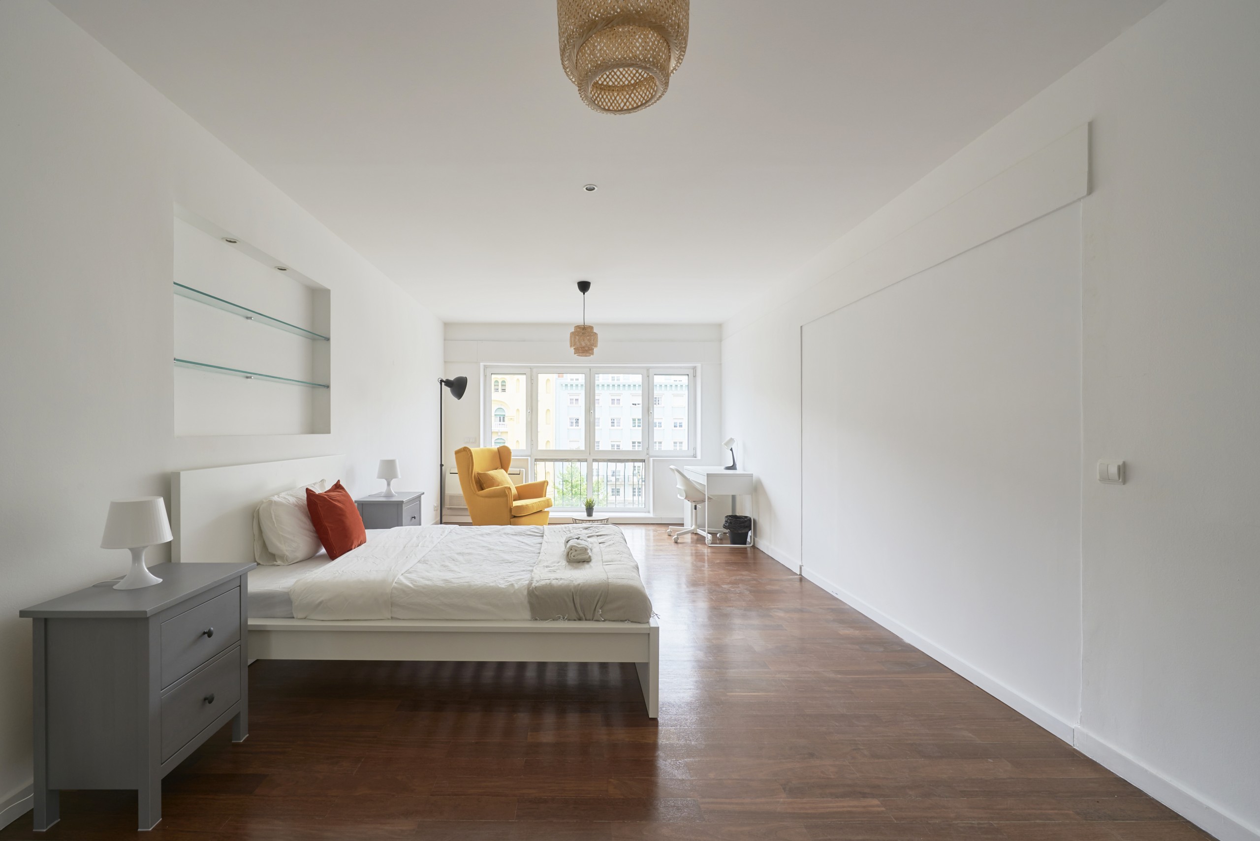 Sun-Drenched Double Room 2 in Avenidas Novas, lisboa – photo 4 of 19