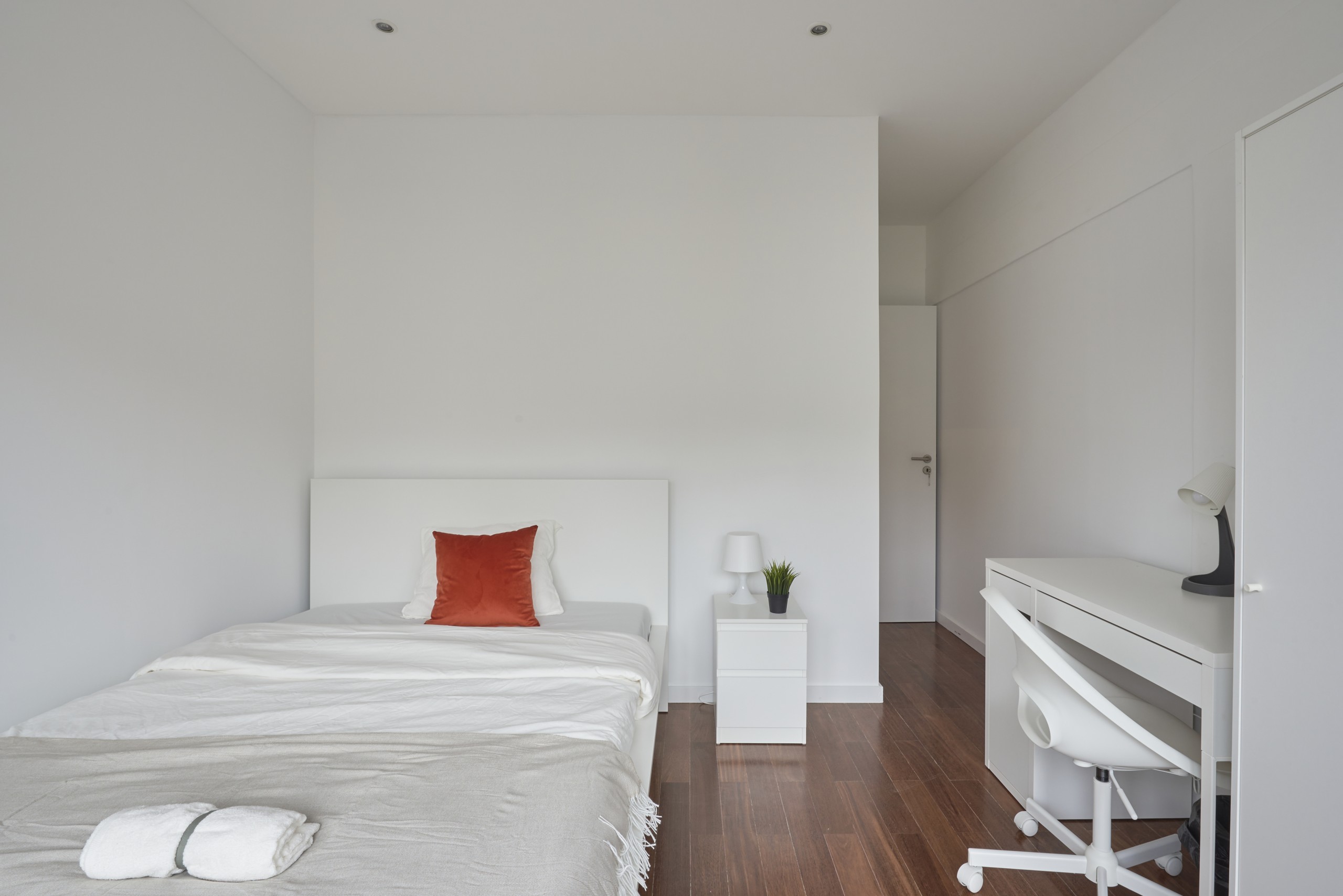 Sunlit Double Room 5 em Avenidas Novas, lisboa – foto 2 de 18