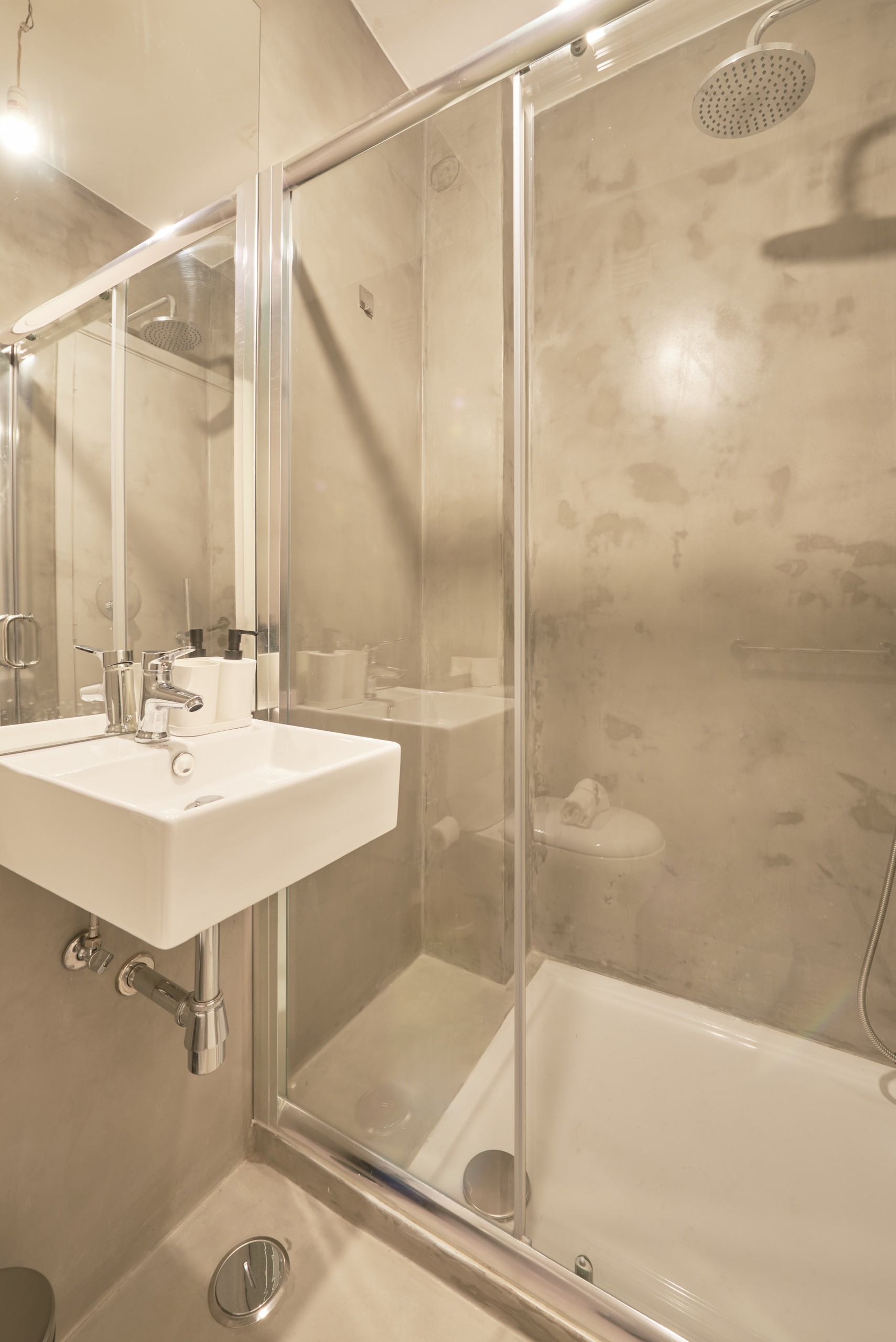 Sunny Shared Double Room 3 in Avenidas Novas, lisboa – photo 2 of 18