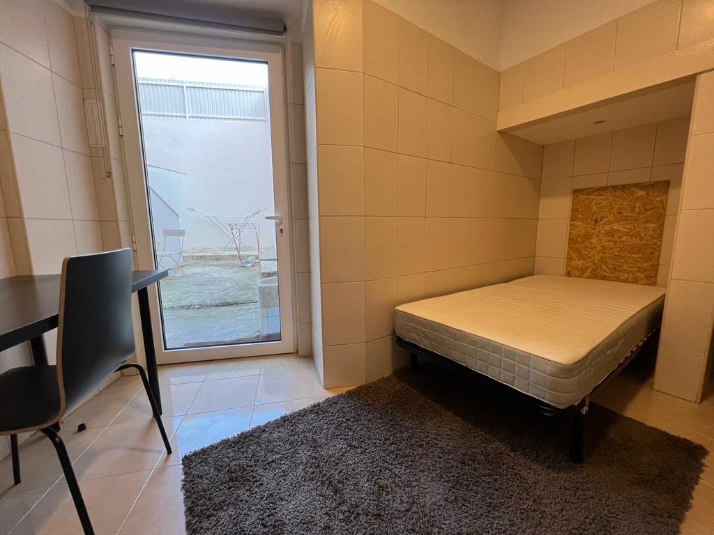 Quiet Private Room 3 & Terrace Access em lisboa – foto 1 de 5
