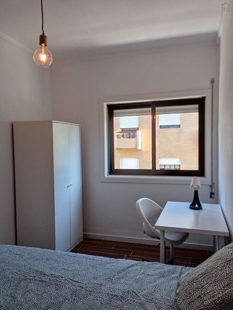 Room 3 - Quarto Céu in Bonfim, porto – photo 3 of 26
