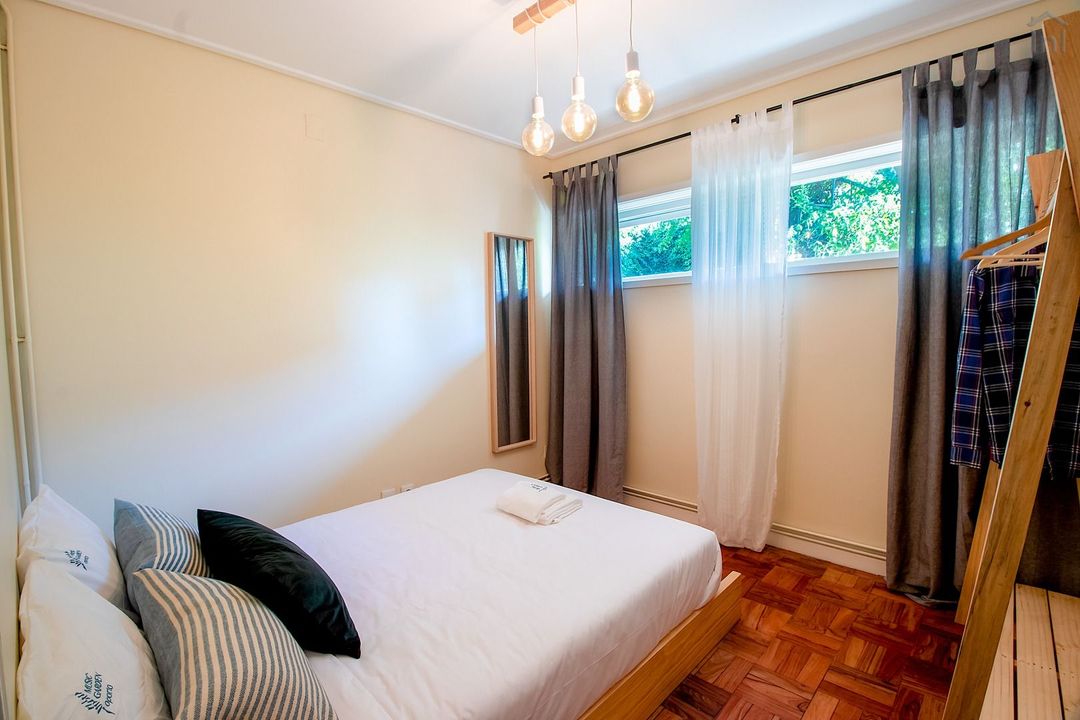 Room 7- Quarto Morangos 1 in Ramalde, porto – photo 2 of 29