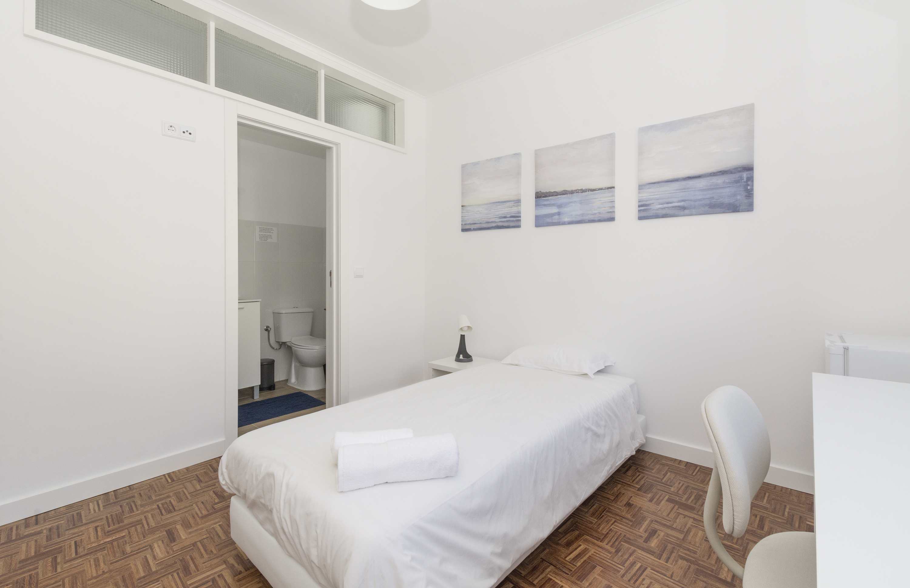 Room 9504 in Campolide, lisboa – photo 3 of 24