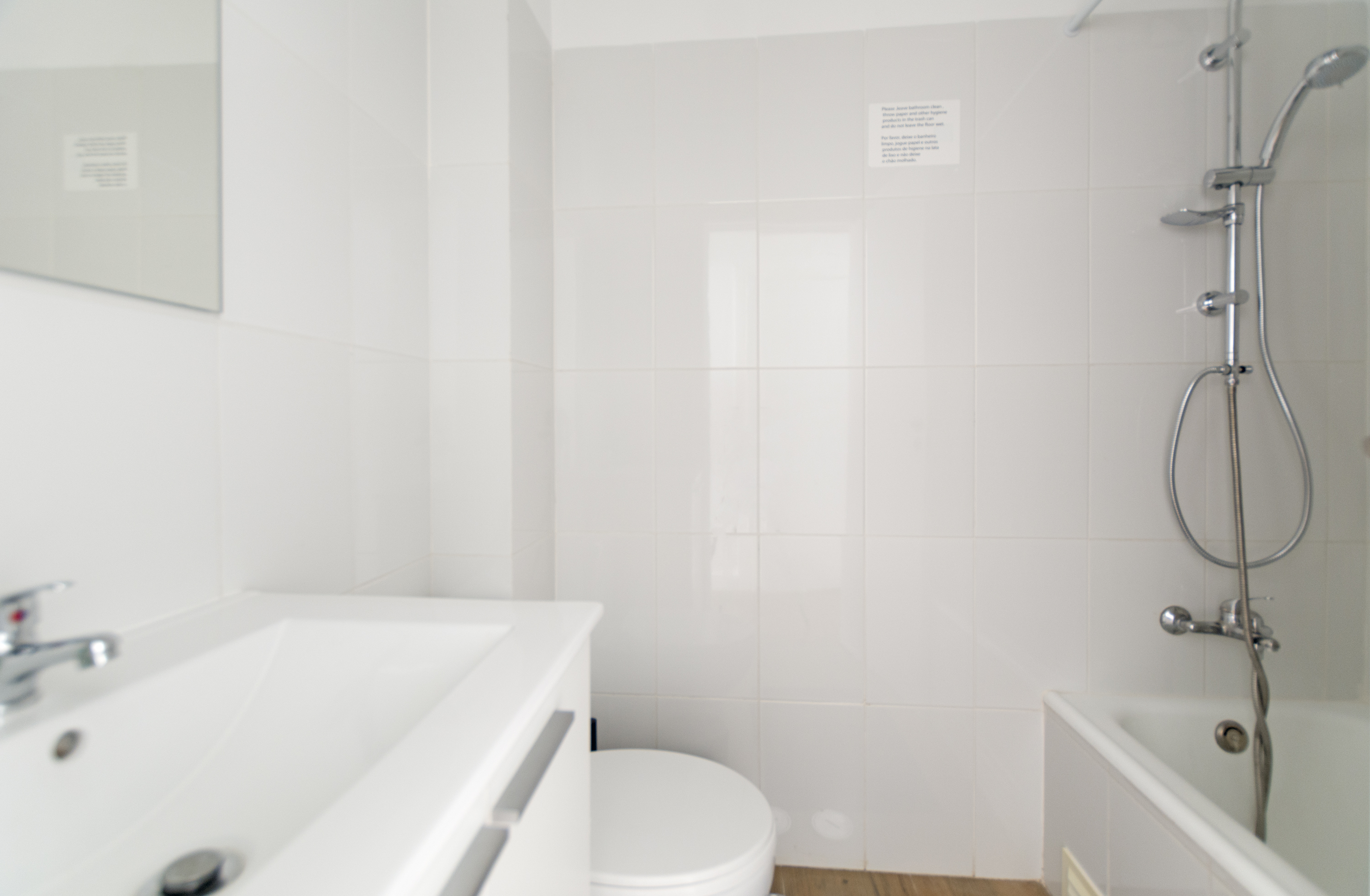 Room 9505 in Campolide, lisboa – photo 4 of 24