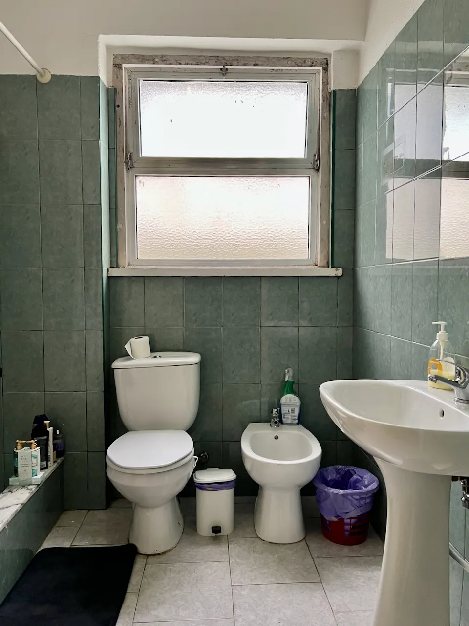 Sunny Room 2 in Pontinha, lisboa – photo 4 of 8