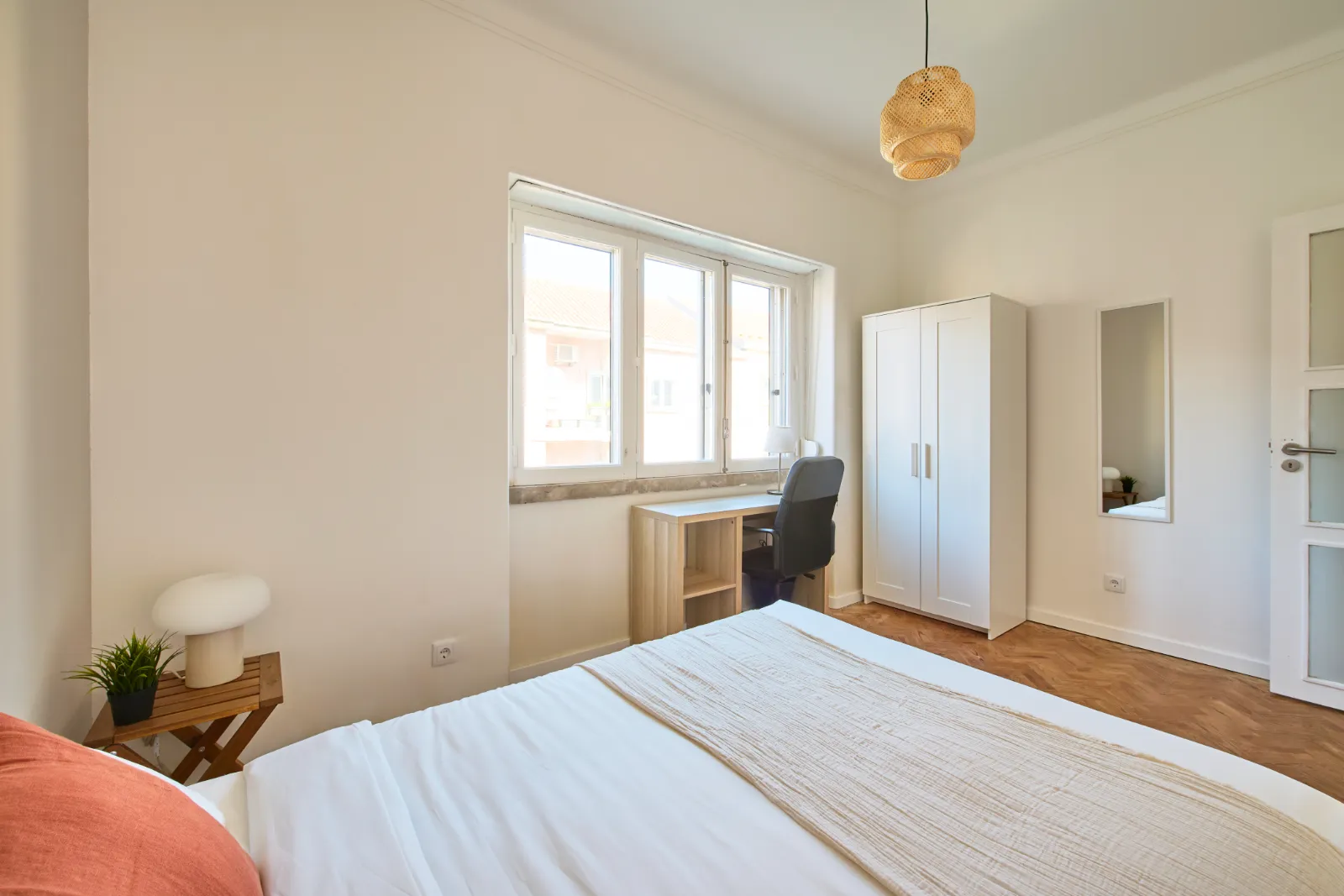 Room 8 - Double Room in Alvalade, Lisbon – photo 1 of 1