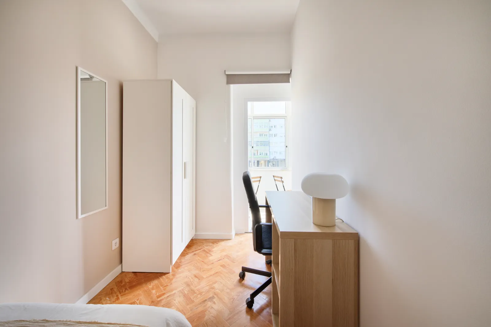 Room 7 - Single Room in Alvalade, Lisbon – photo 4 of 27