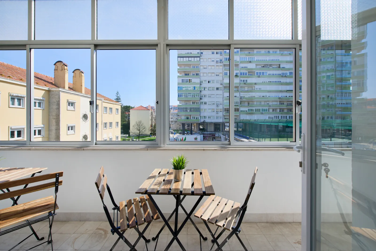 Room 6 - Single Room in Alvalade, Lisbon – photo 5 of 26