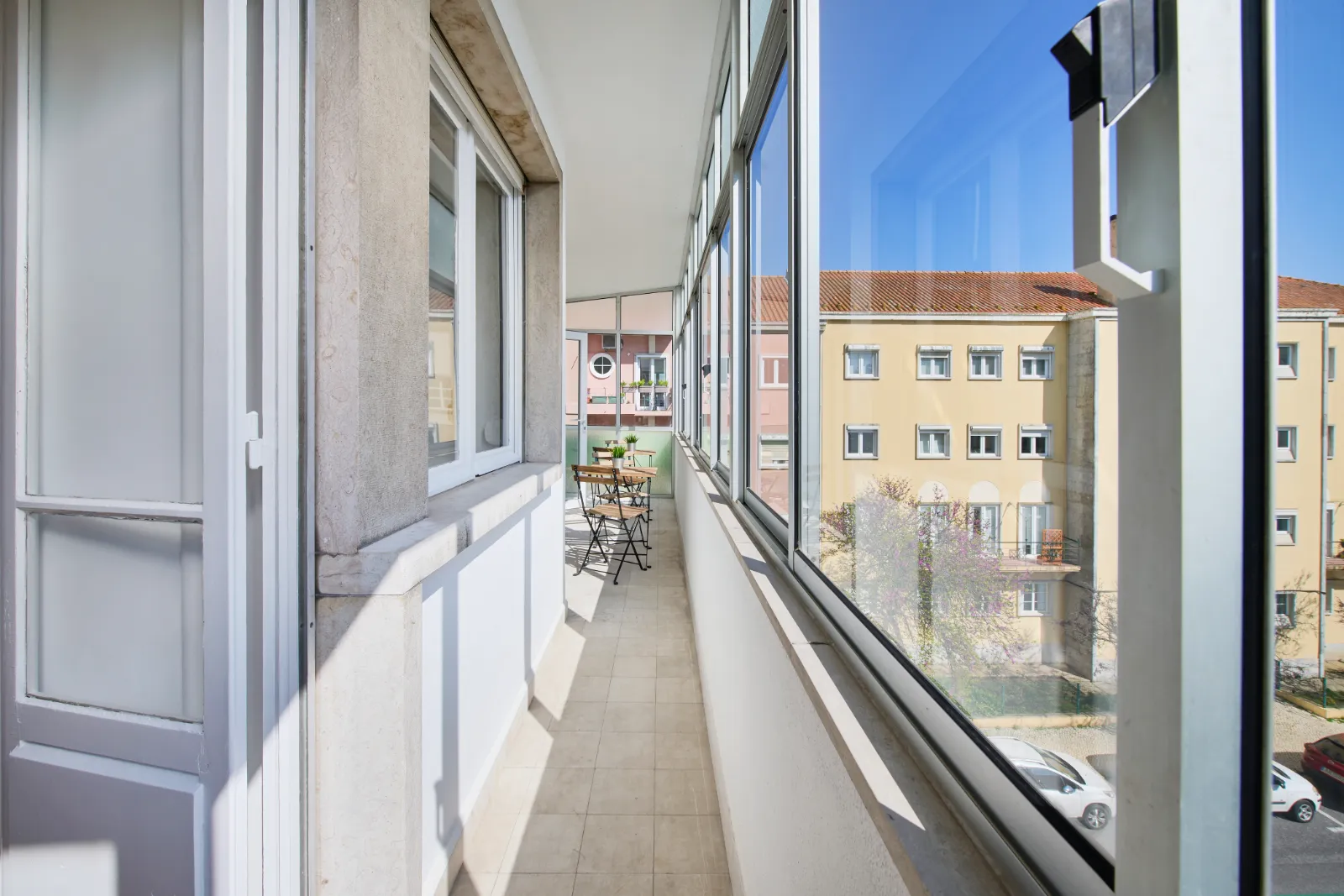 Room 4 - Single Room in lisboa – photo 1 of 5