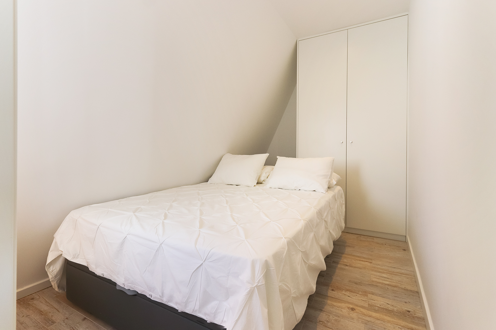 Studio Bedroom in Ajuda, lisboa – photo 2 of 20