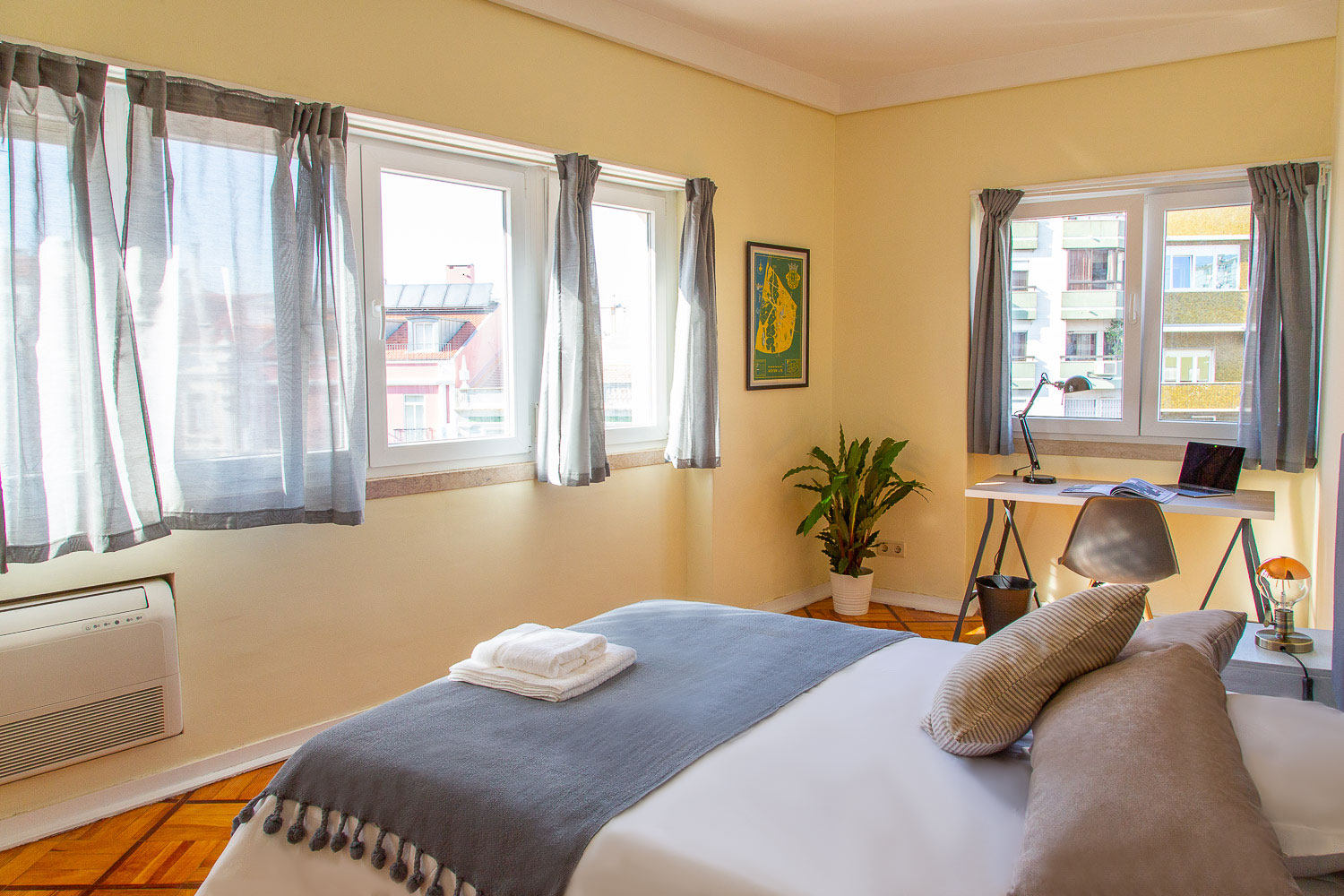 Quarto 2 in lisboa – photo 1 of 11
