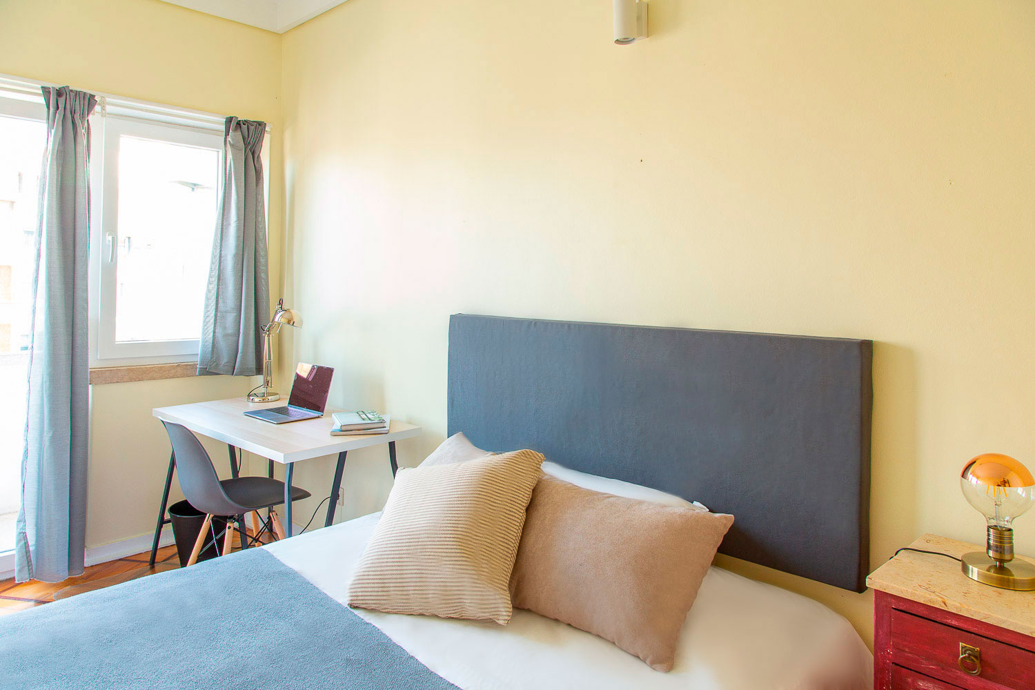Quarto 1 in lisboa – photo 1 of 8
