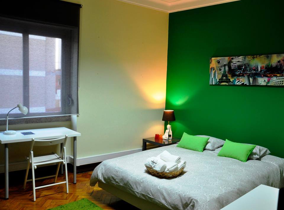 Beautiful & Warm-lighted Room 4 in Student Apartment em Alcântara, lisboa – foto 2 de 16