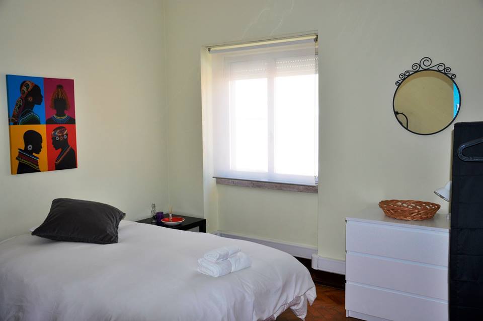Artistic Single Room 7 with Modern Decor in Alcântara em Alcântara, lisboa – foto 2 de 16