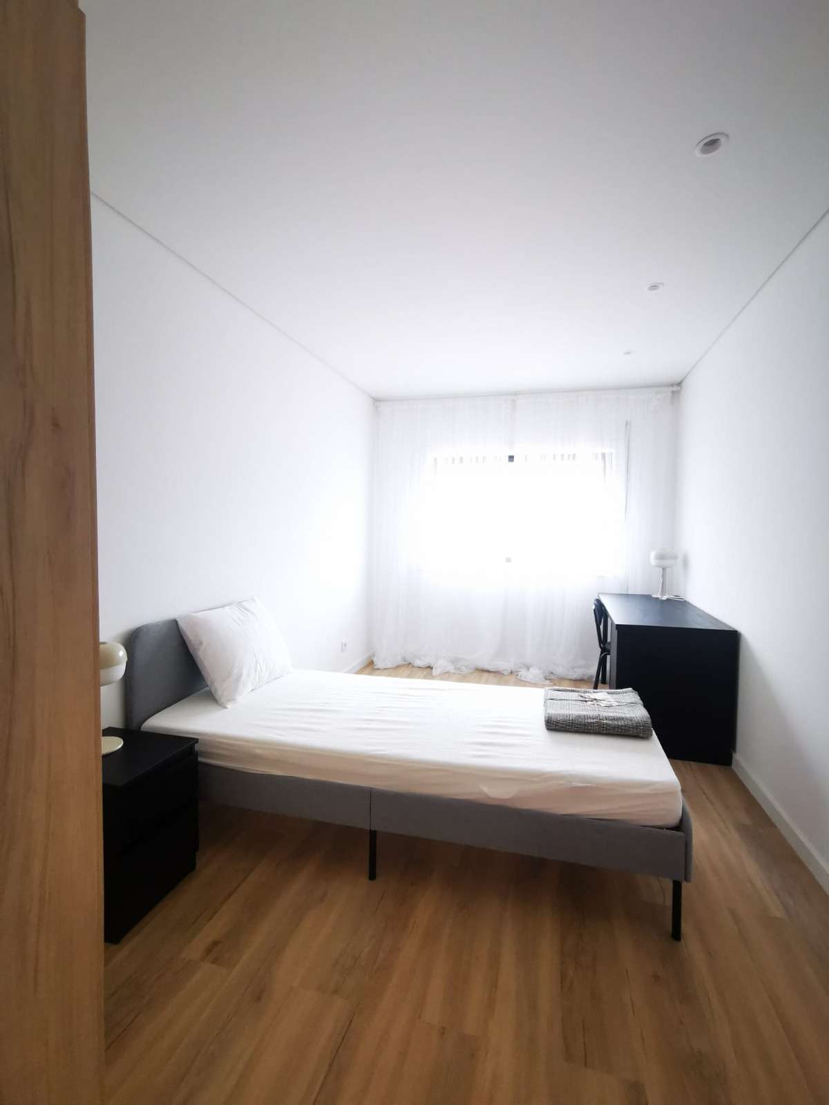 Student Room 3 - Modern Amenities in porto – photo 1 of 3