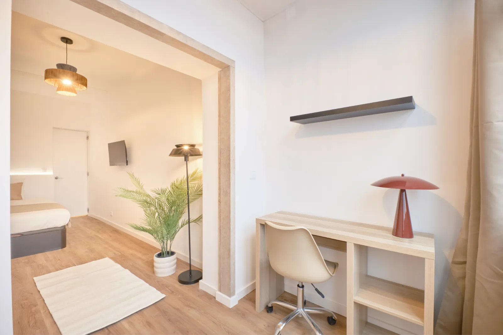 Room 1 - Double Bedroom in Campolide, Lisbon – photo 2 of 24