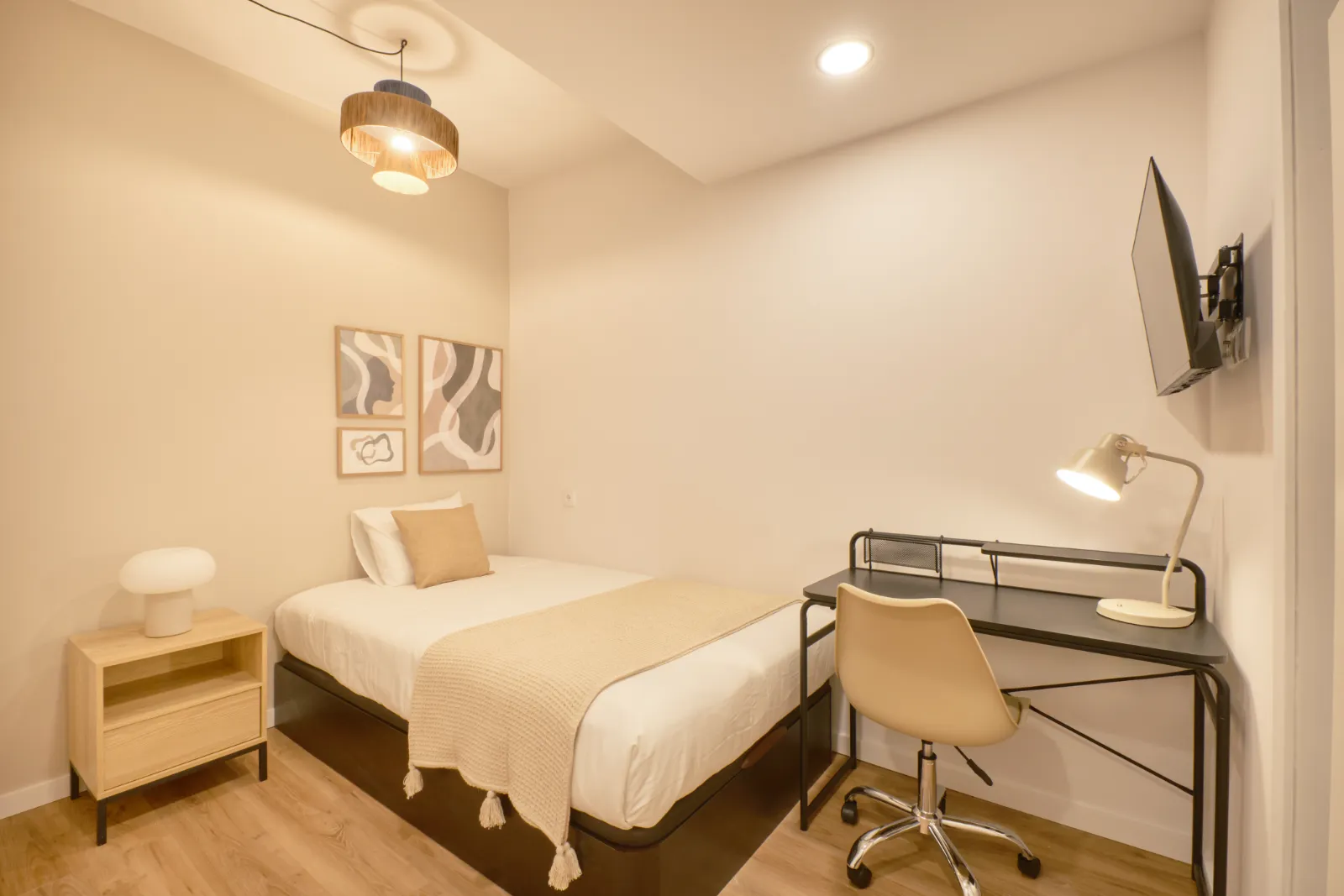 Room 3 - Double Bedroom em Campolide, Lisbon – foto 4 de 23