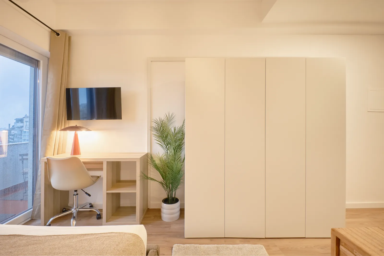 Room 5 - Studio Double Bedroom in Campolide, Lisbon – photo 3 of 27