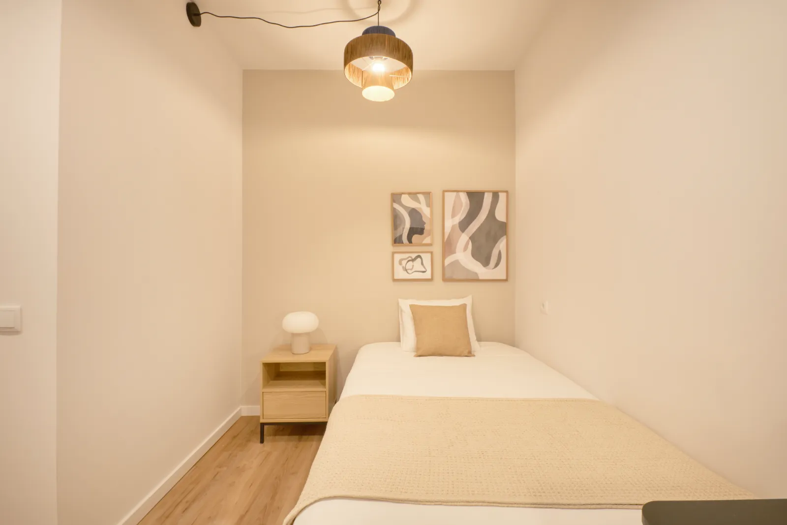Room 3 - Double Bedroom em Campolide, Lisbon – foto 3 de 23