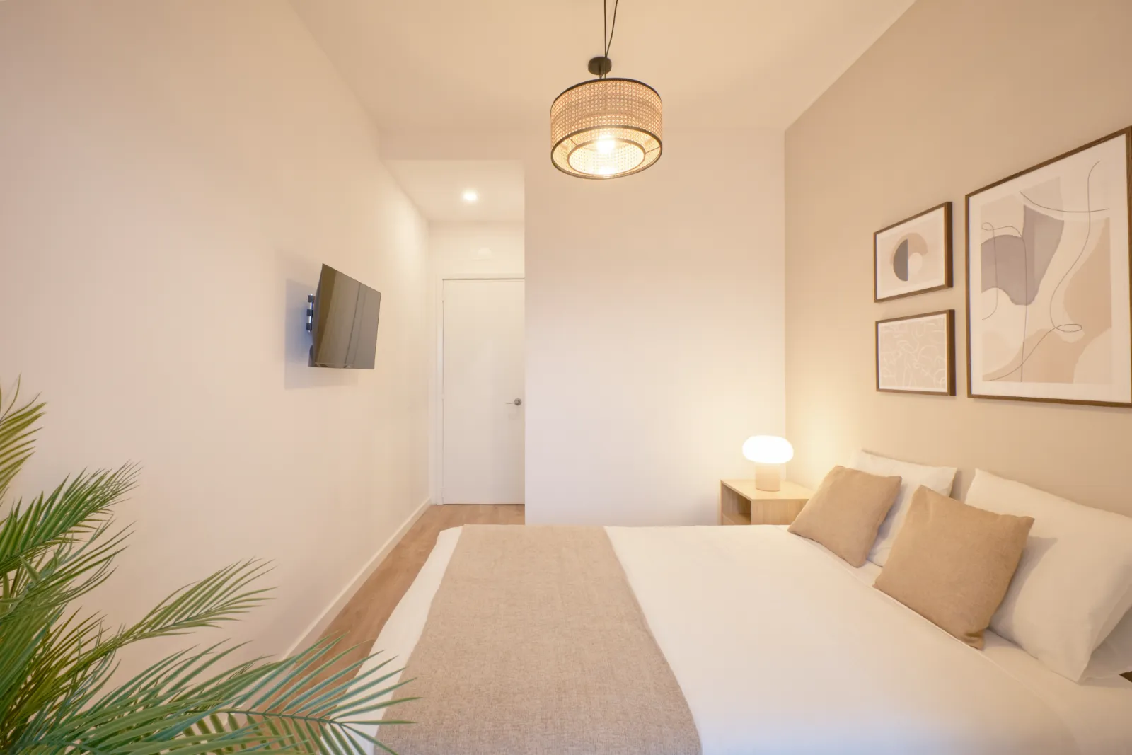 Room 9 - Studio Double Bedroom in Campolide, Lisbon – photo 2 of 26