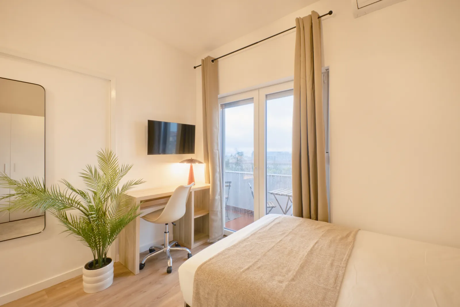 Room 4 - Studio Double Bedroom em Campolide, Lisbon – foto 4 de 26