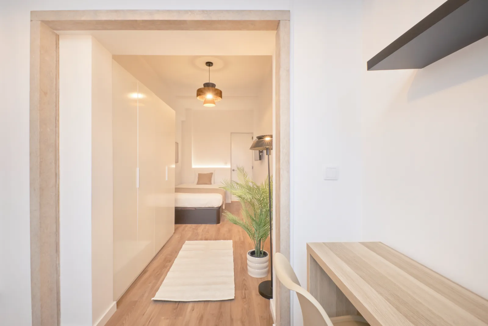 Room 1 - Double Bedroom in Campolide, Lisbon – photo 3 of 24