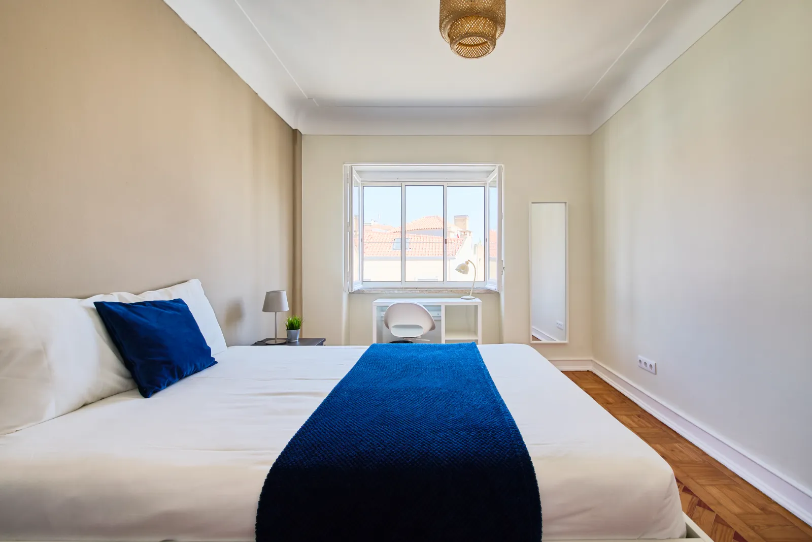 Room 5 - Double Room em Arroios, Lisbon – foto 5 de 18