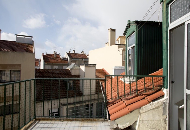 Cozy Single Room 1 with Desk & Terrace Access em Alcântara, lisboa – foto 2 de 11