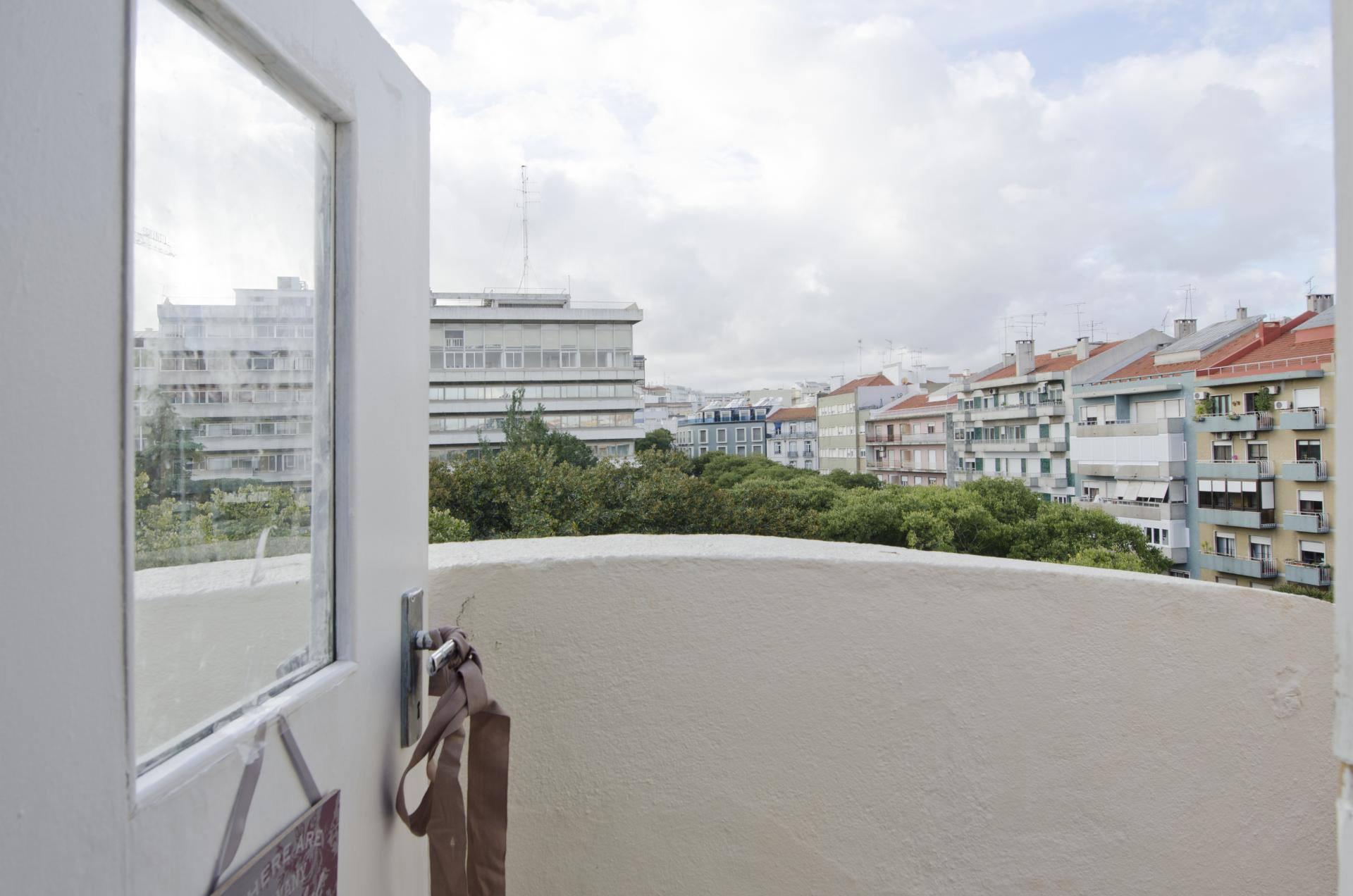 Comfort Single Room 2 – Elegant & Furnished em São Jorge de Arroios, lisboa – foto 3 de 18