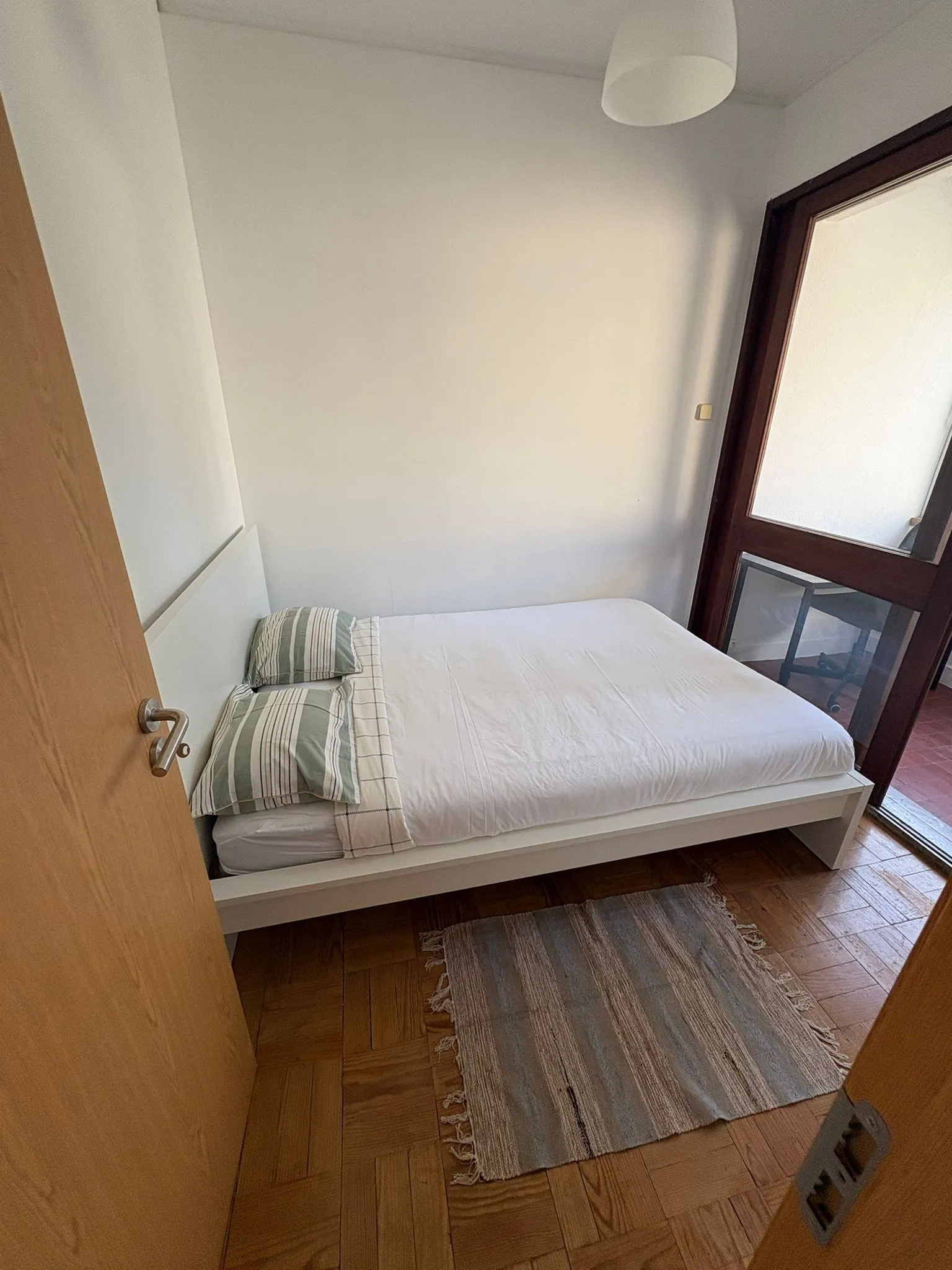 Room 4 in porto – photo 1 of 3