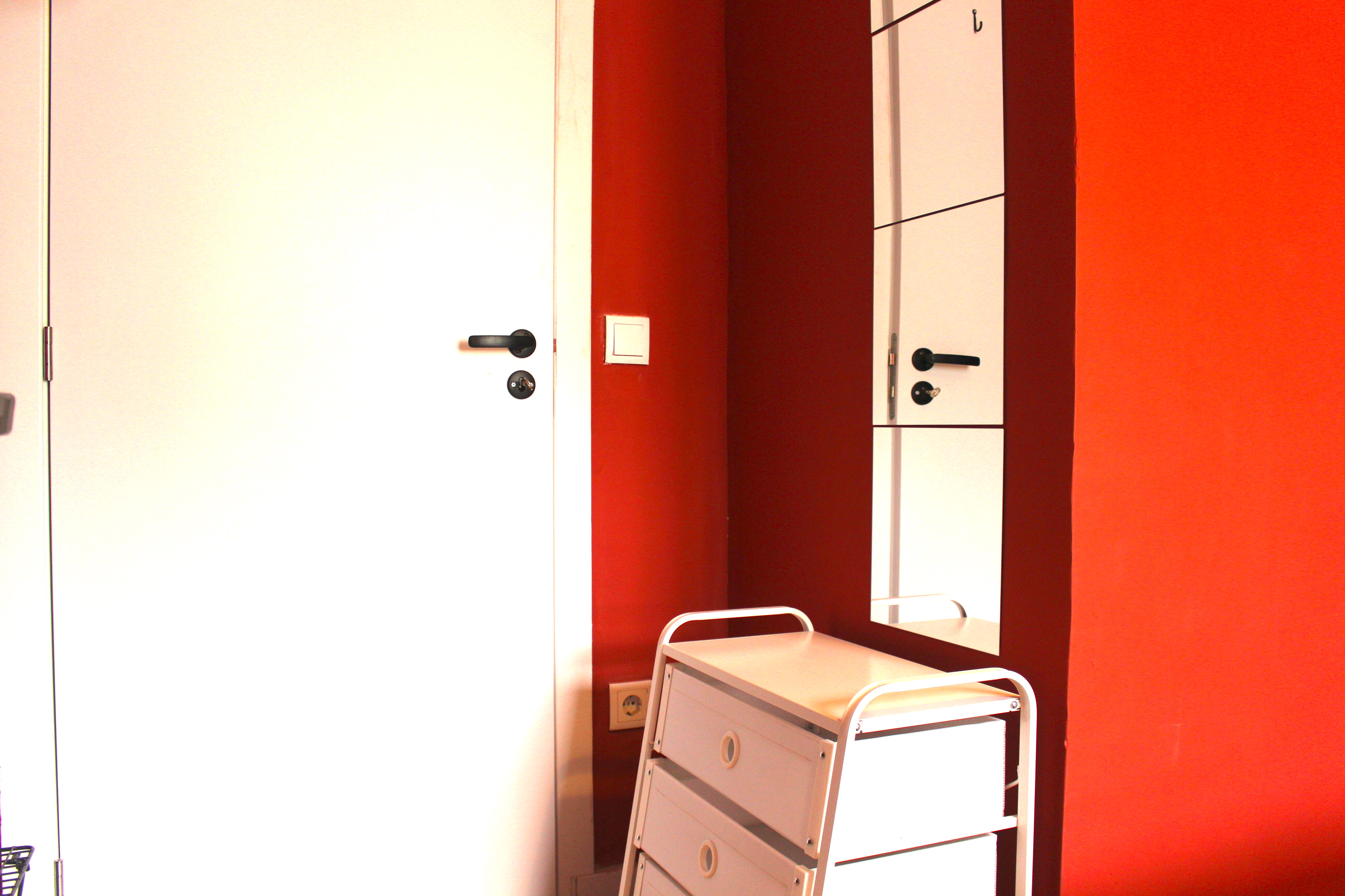 Red Hot Retreat - Habitação Essencial in Paranhos, porto – photo 5 of 26