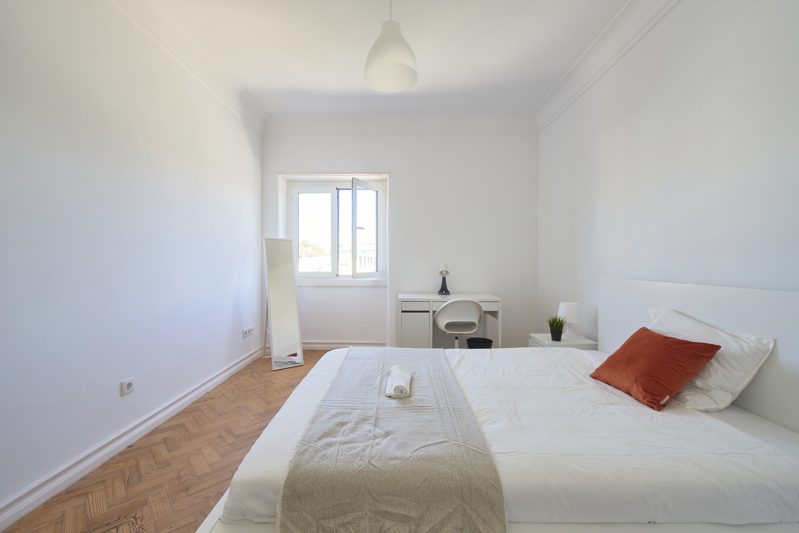 Equipped Double Room 6 em lisboa – foto 1 de 5