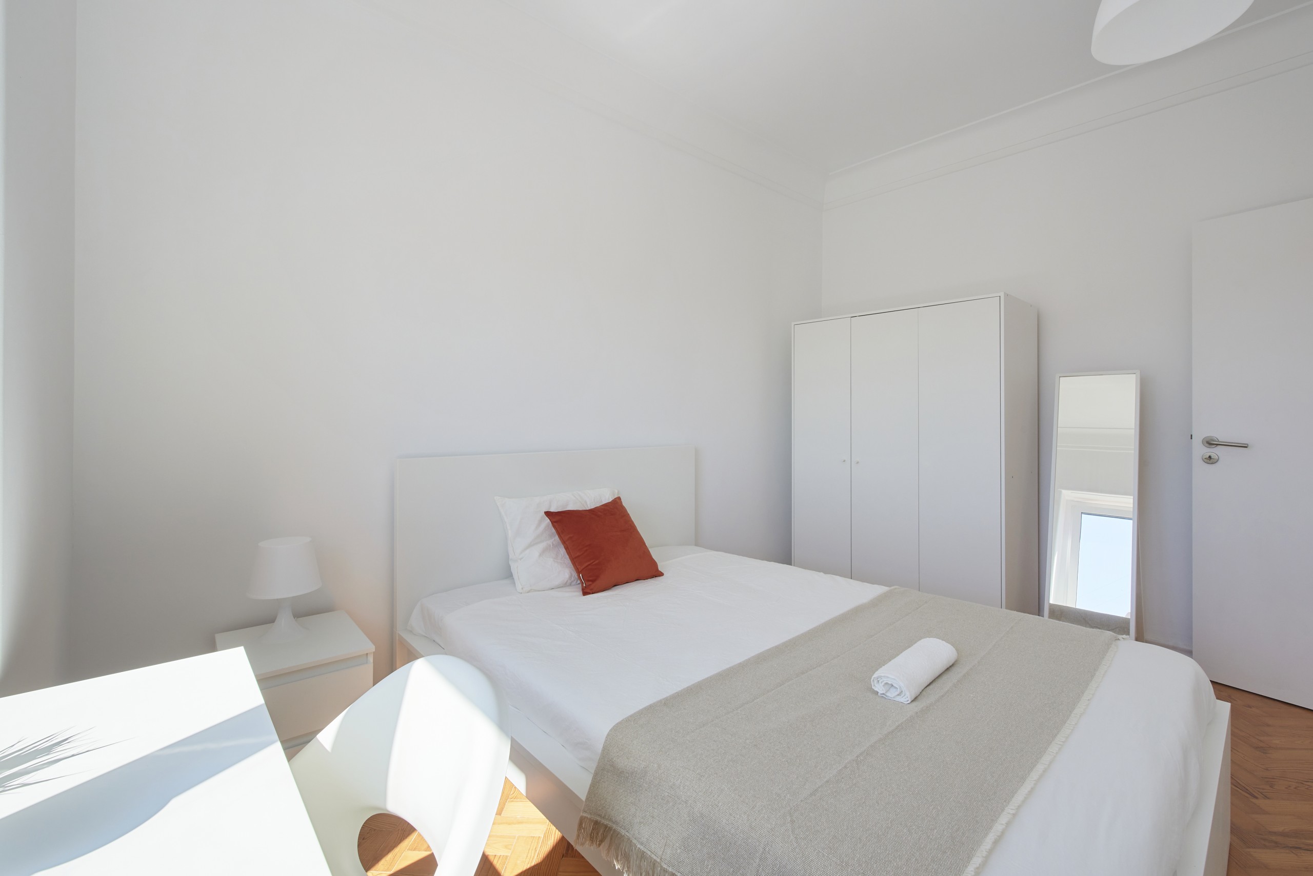Sunny Single Room 9 & Desk em Bairro de São Miguel, lisboa – foto 2 de 25