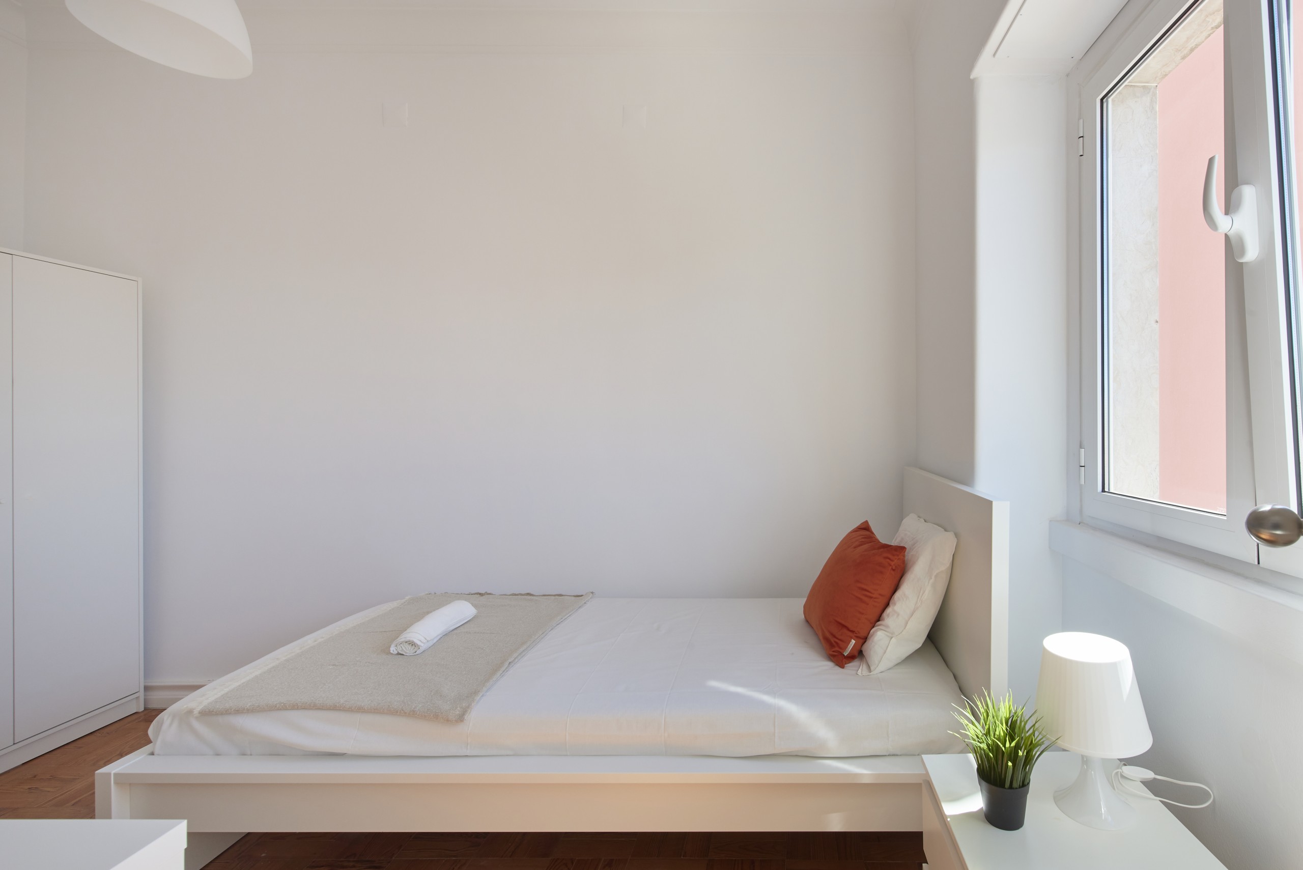 Modern Room 5 with Private Bathroom em Bairro de São Miguel, lisboa – foto 5 de 28