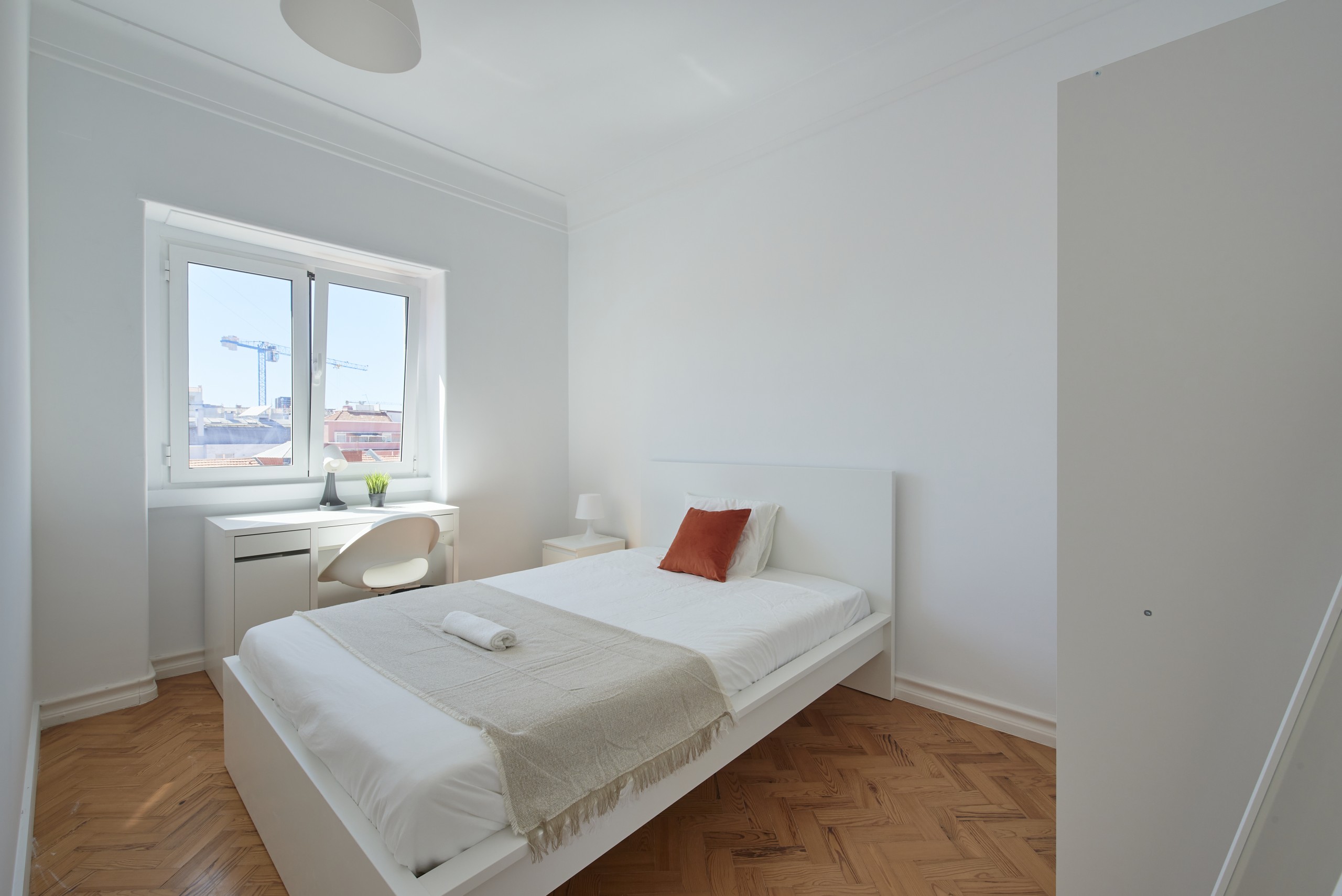 Sunny Single Room 9 & Desk em Bairro de São Miguel, lisboa – foto 5 de 25