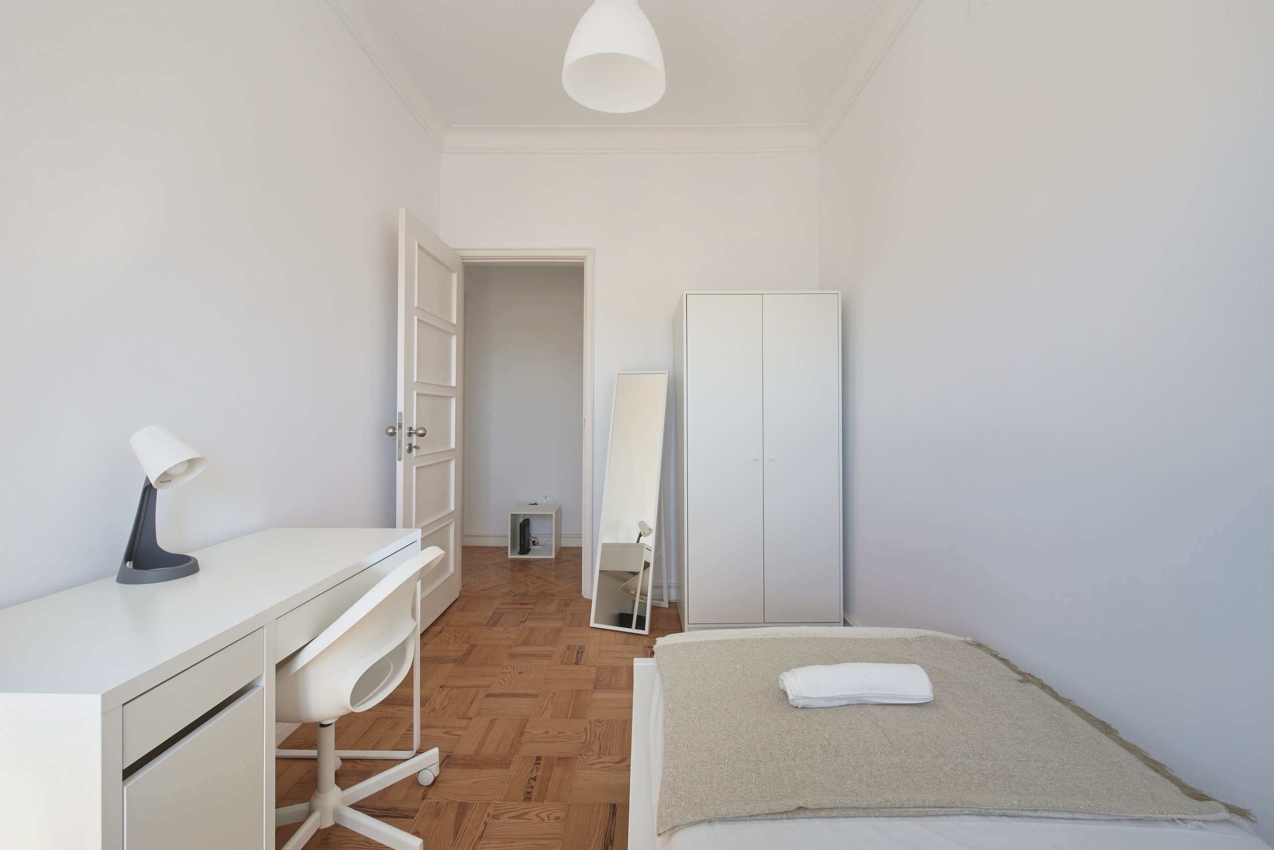 Modern Room 5 with Private Bathroom em Bairro de São Miguel, lisboa – foto 4 de 28