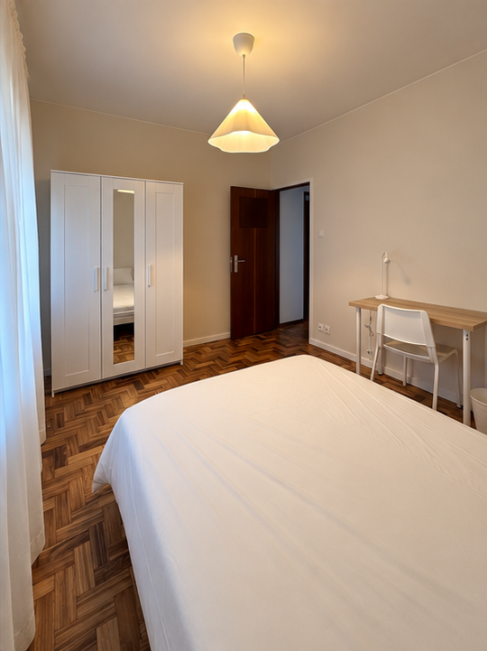 Bedroom 5 in Gaia Flat in Mafamude, Vila Nova de Gaia – photo 3 of 20