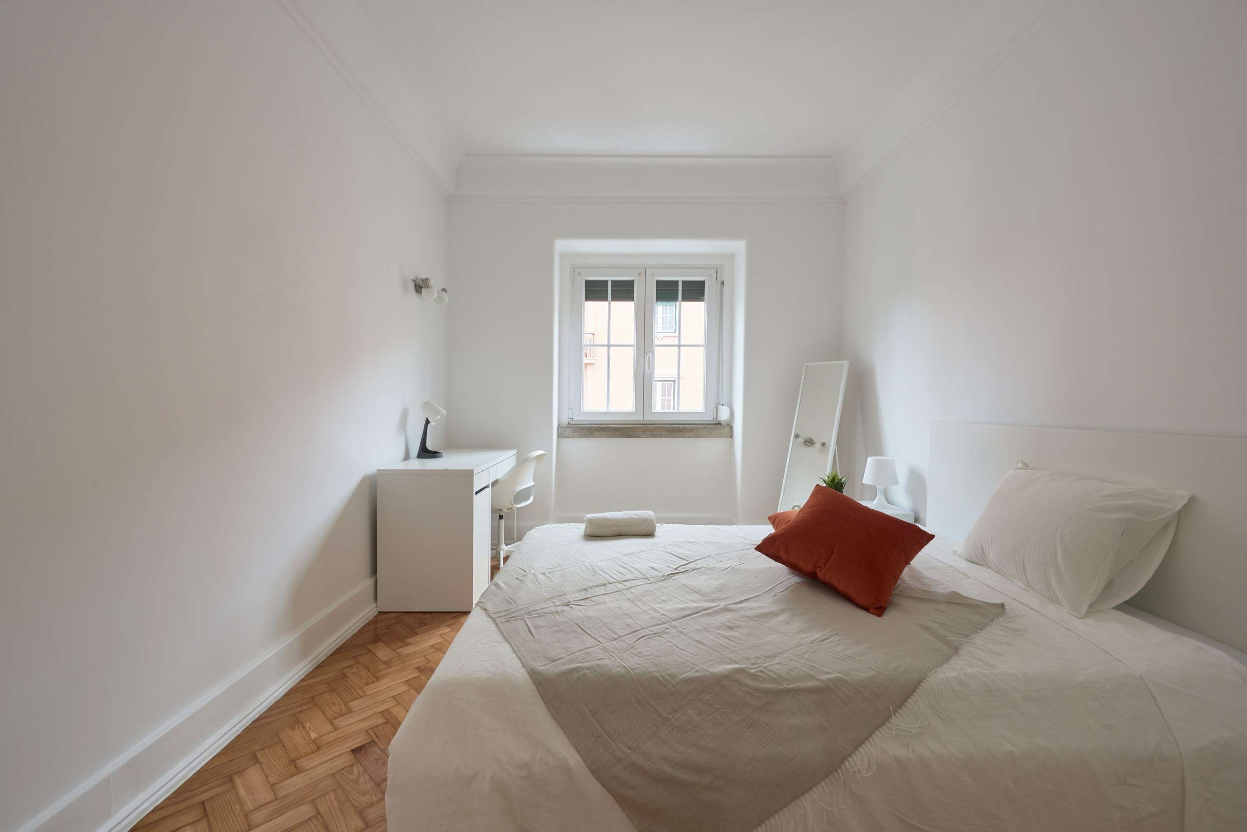 Comfortable Double Room 4 & Wardrobe em Campo de Ourique, lisboa – foto 4 de 20