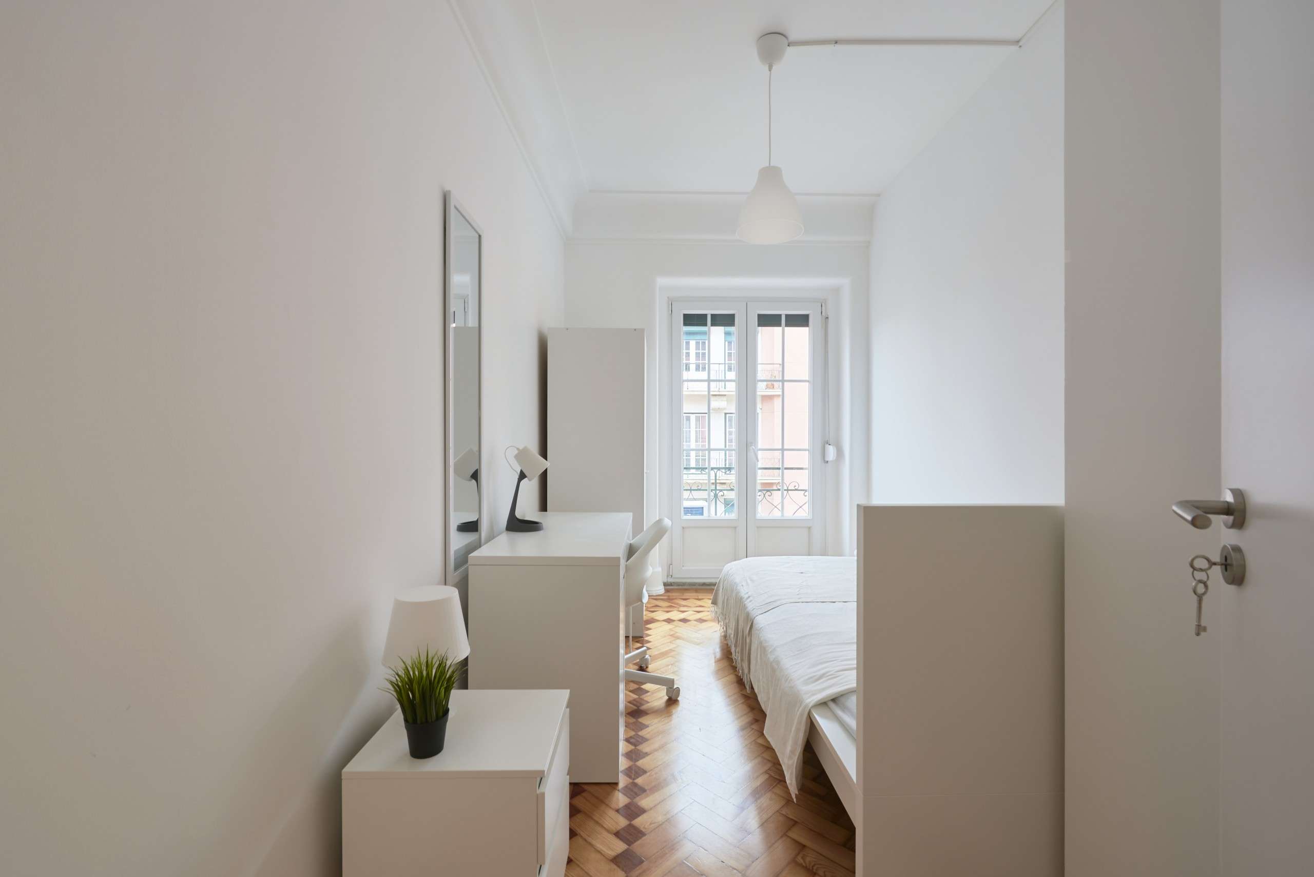 Practical Single Room 2 & Workspace em Campo de Ourique, lisboa – foto 3 de 20