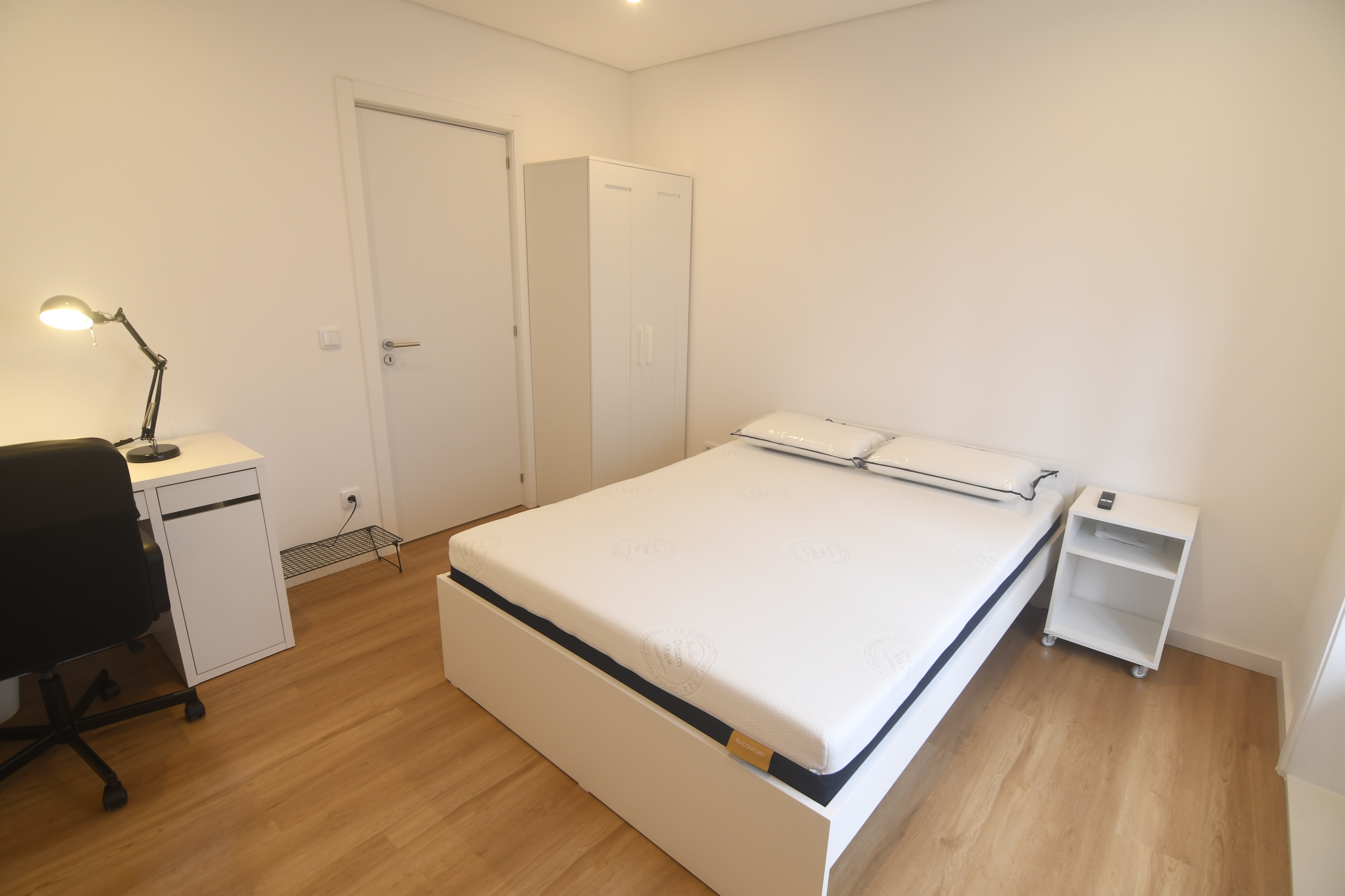 Premium room with TV and balcony in porto – photo 1 of 6