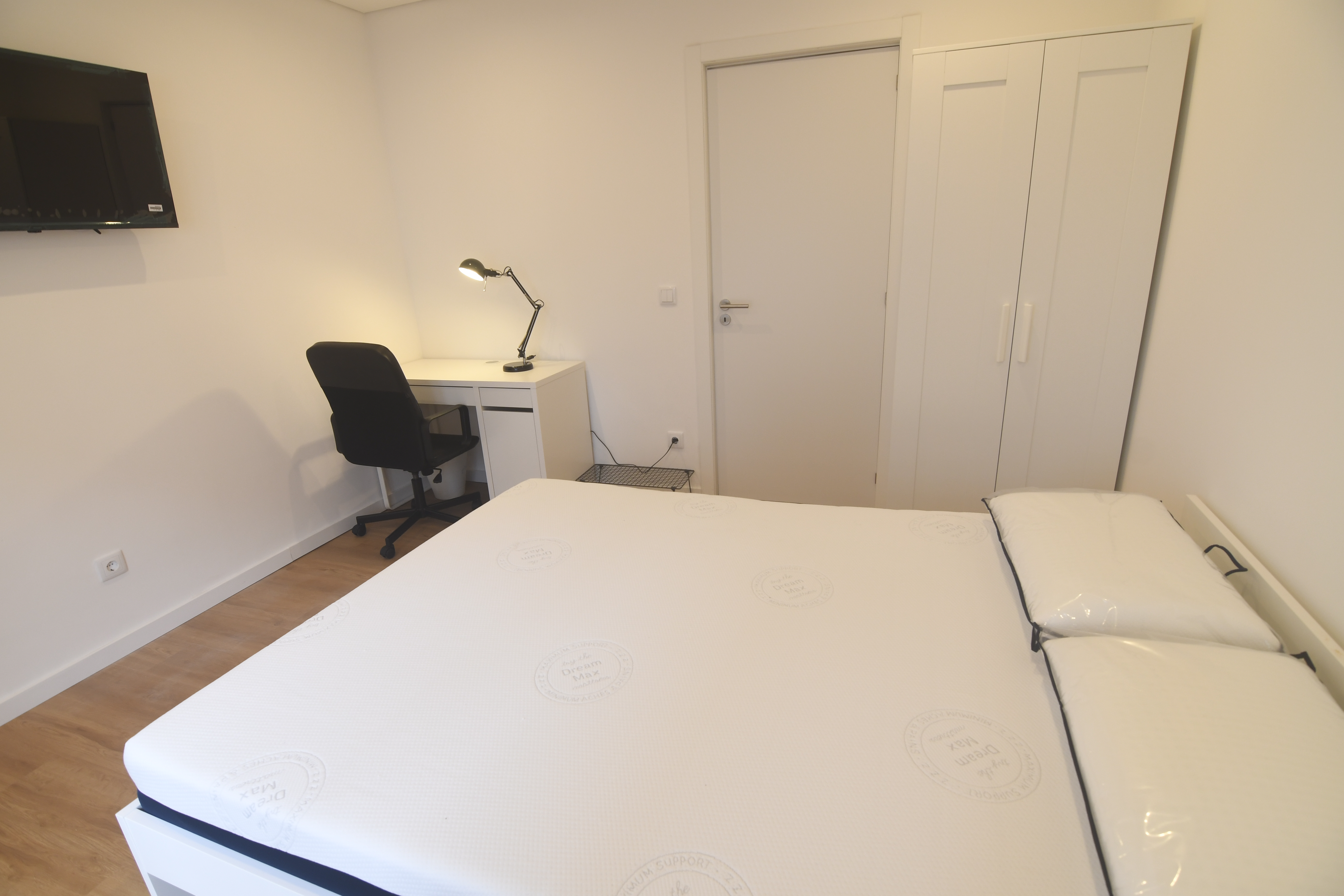 Premium room with TV and balcony em Mafamude, porto – foto 4 de 13
